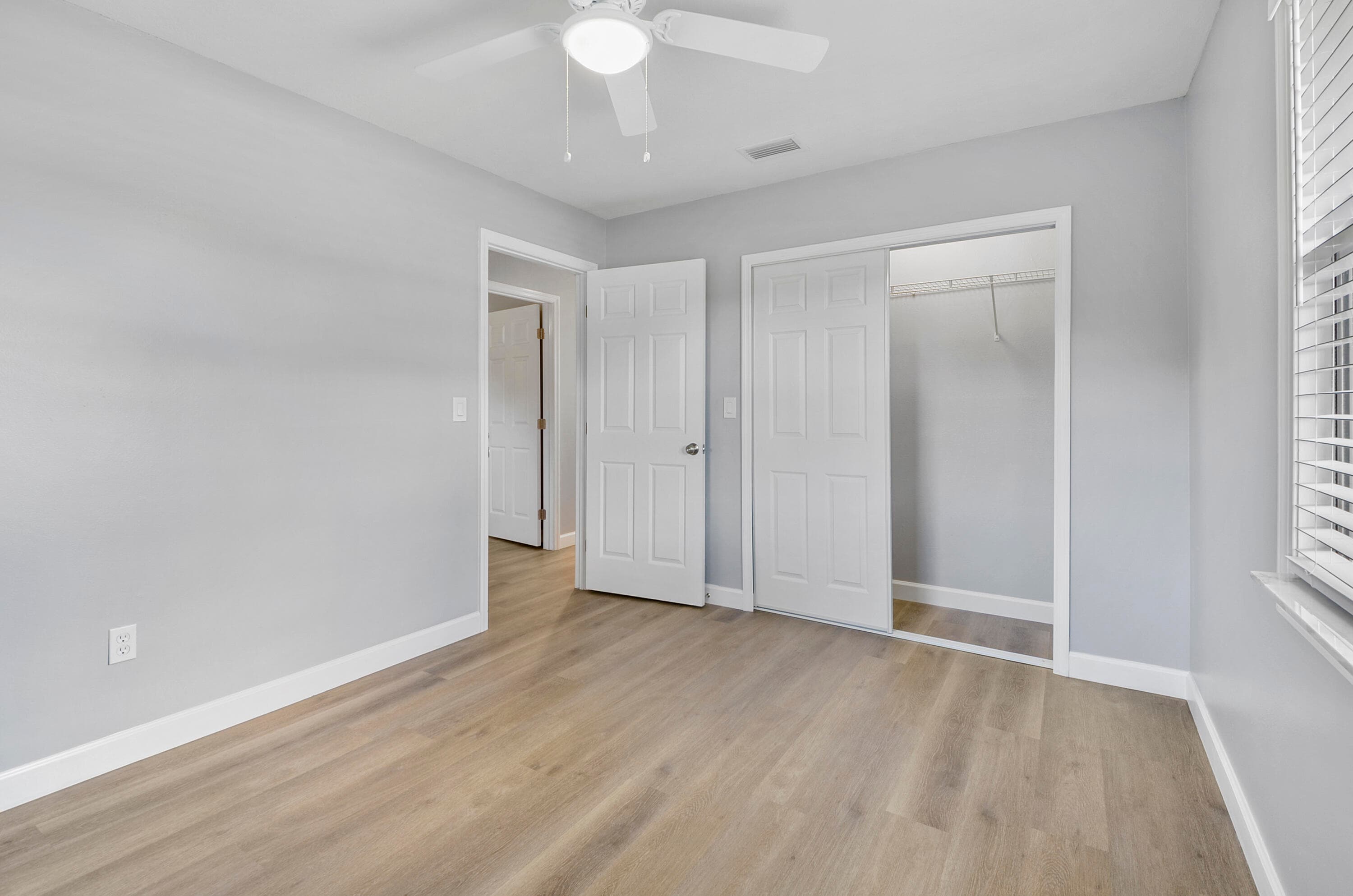 8745 98TH Court, Vero Beach, FL 32967 18