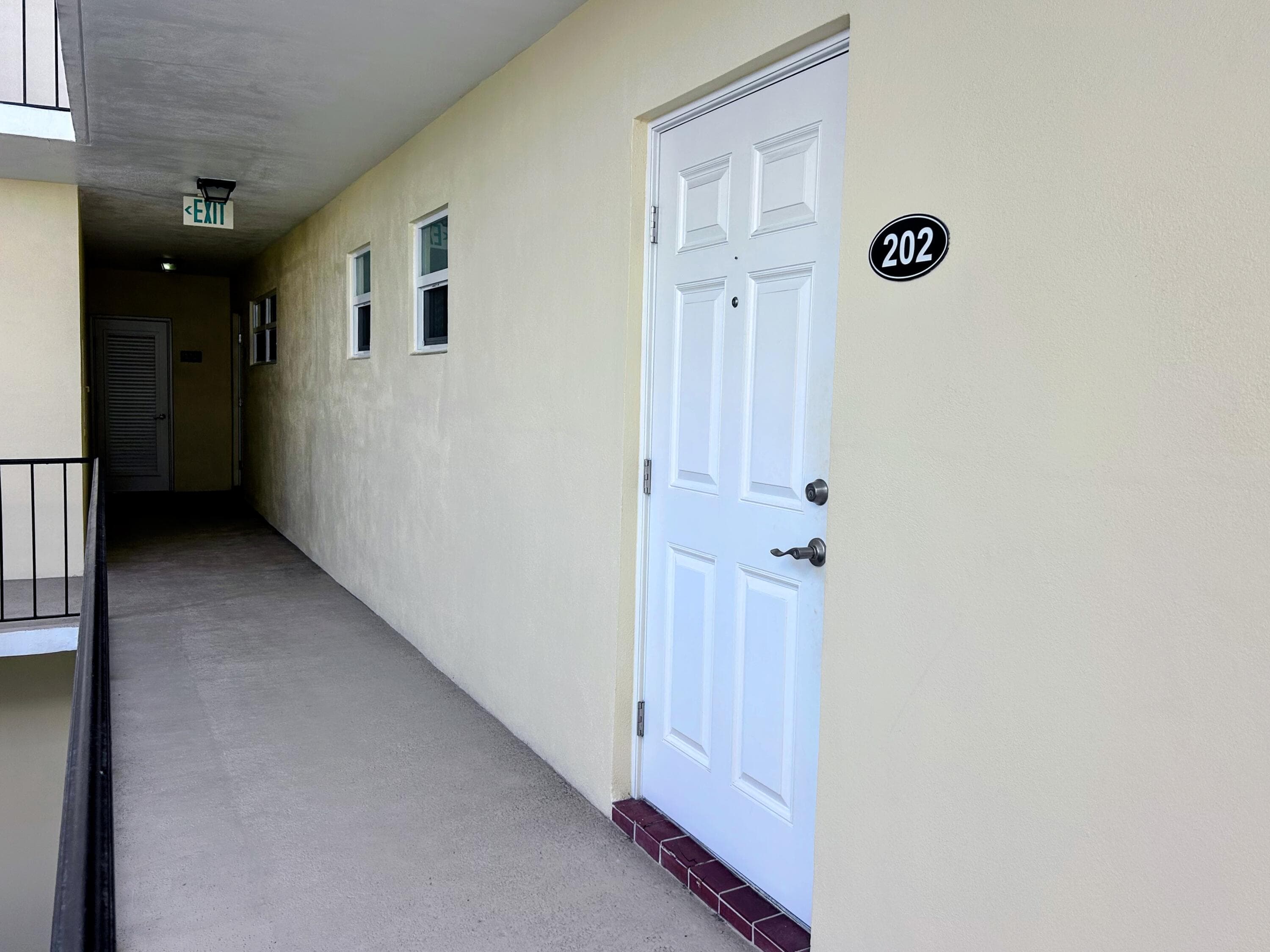 21 Colonial Club Drive 202, Boynton Beach, FL 33435 5