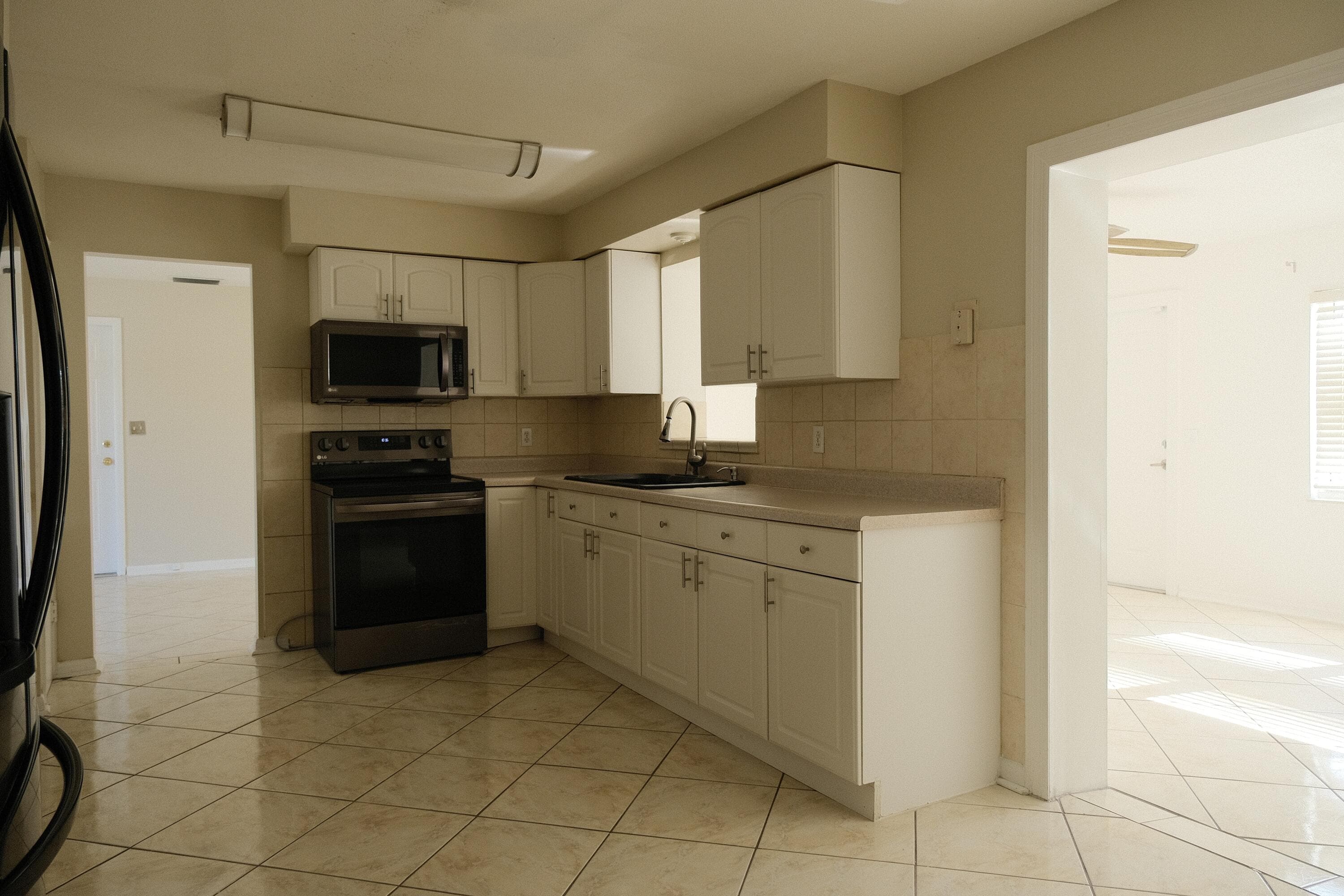 980 Woodland Avenue, West Palm Beach, FL 33415 3