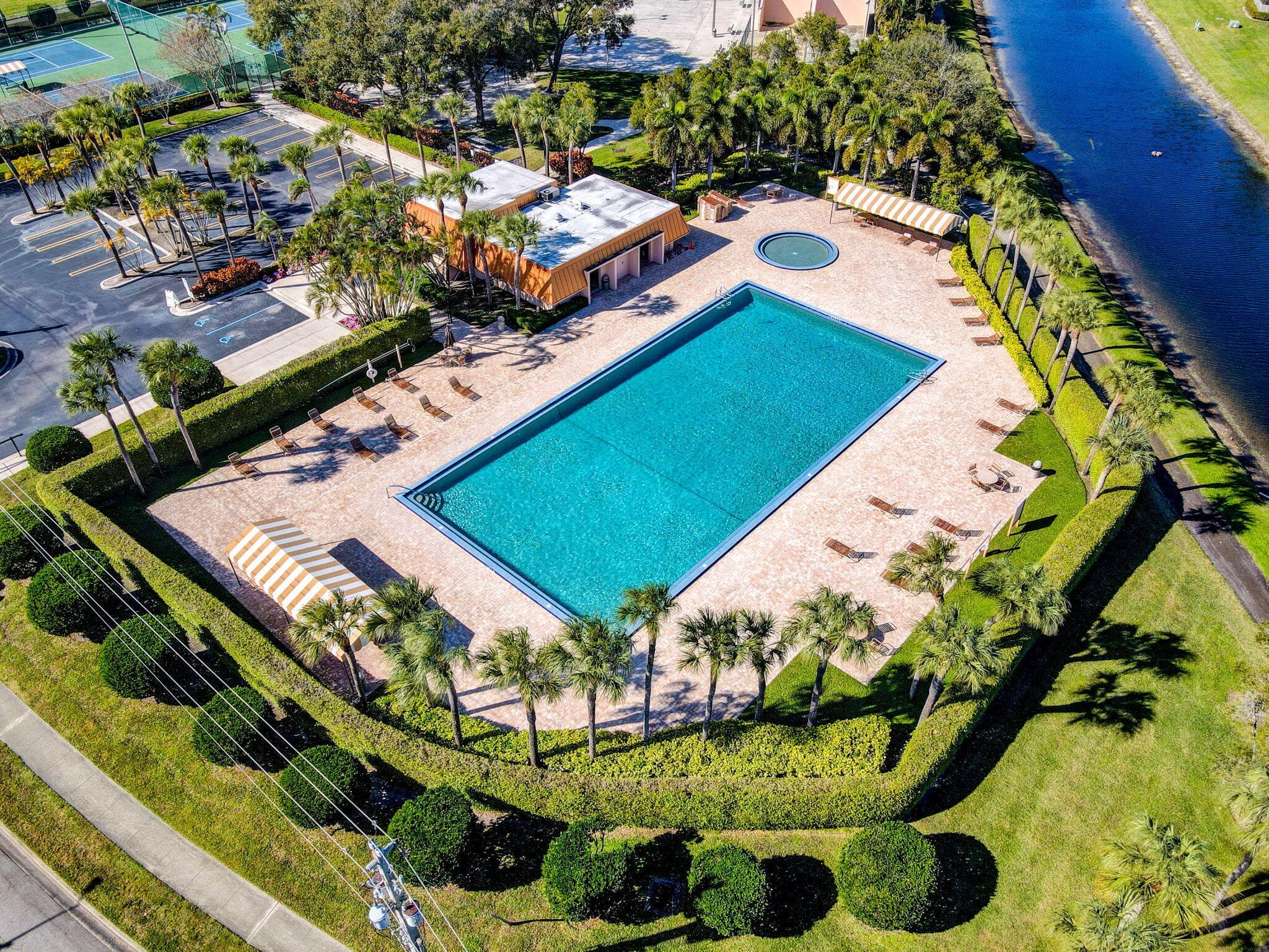 183 Charter Way, West Palm Beach, FL 33407 33