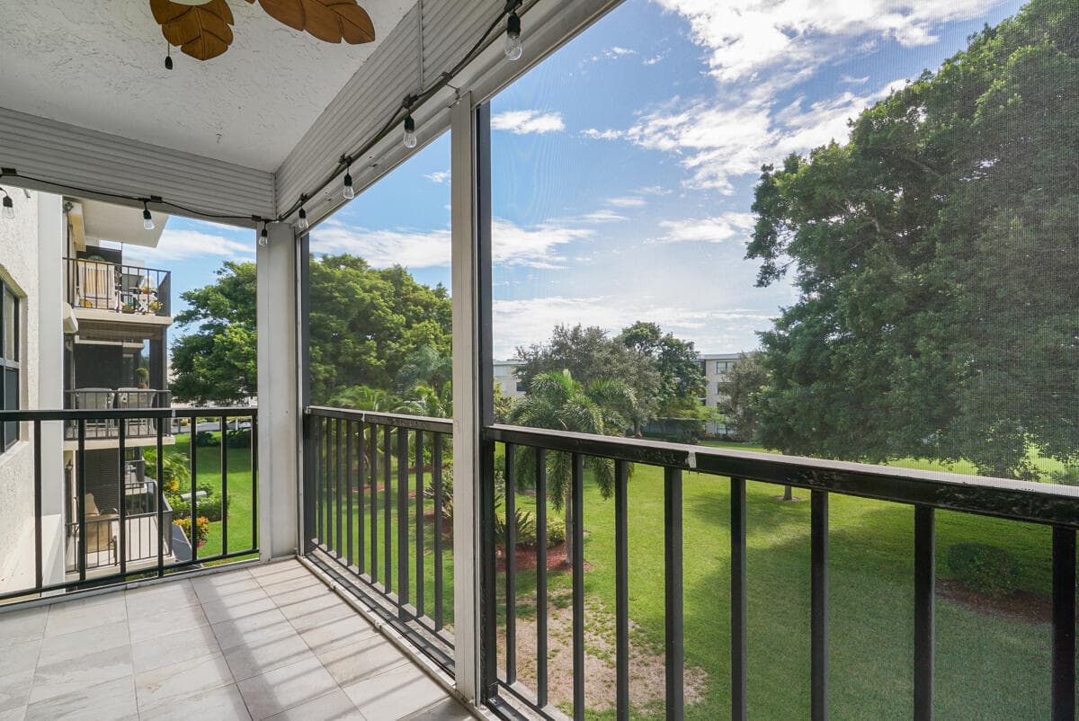 300 N Hwy A1A F-306, Jupiter, FL 33477 8