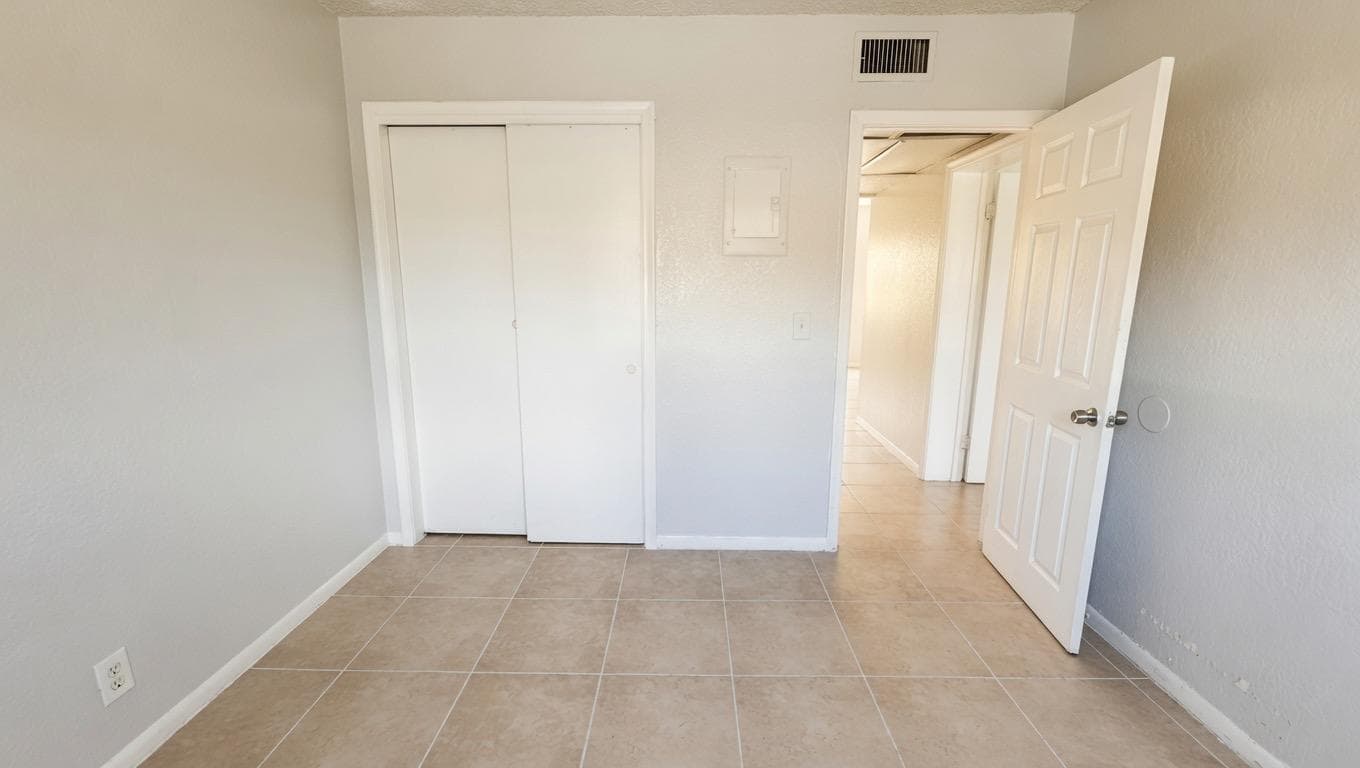 200 Croton Avenue 111, Lantana, FL 33462 13