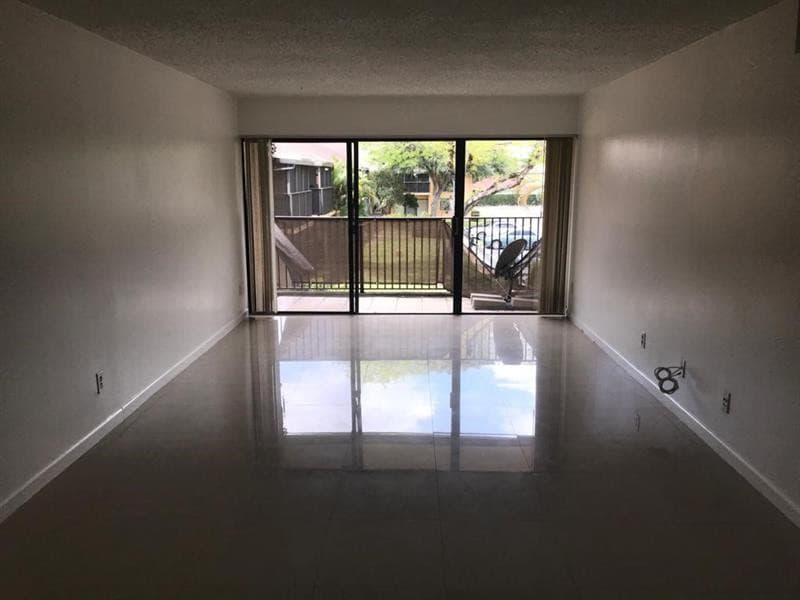 5825 Washington Street 40-B, Hollywood, FL 33023