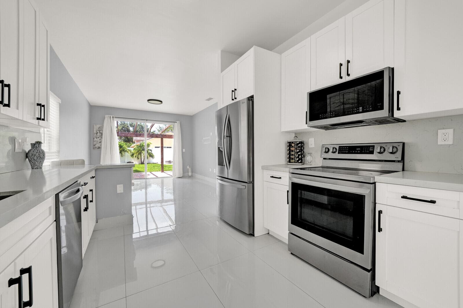 17021 NW 10TH Street, Pembroke Pines, FL 33028 11