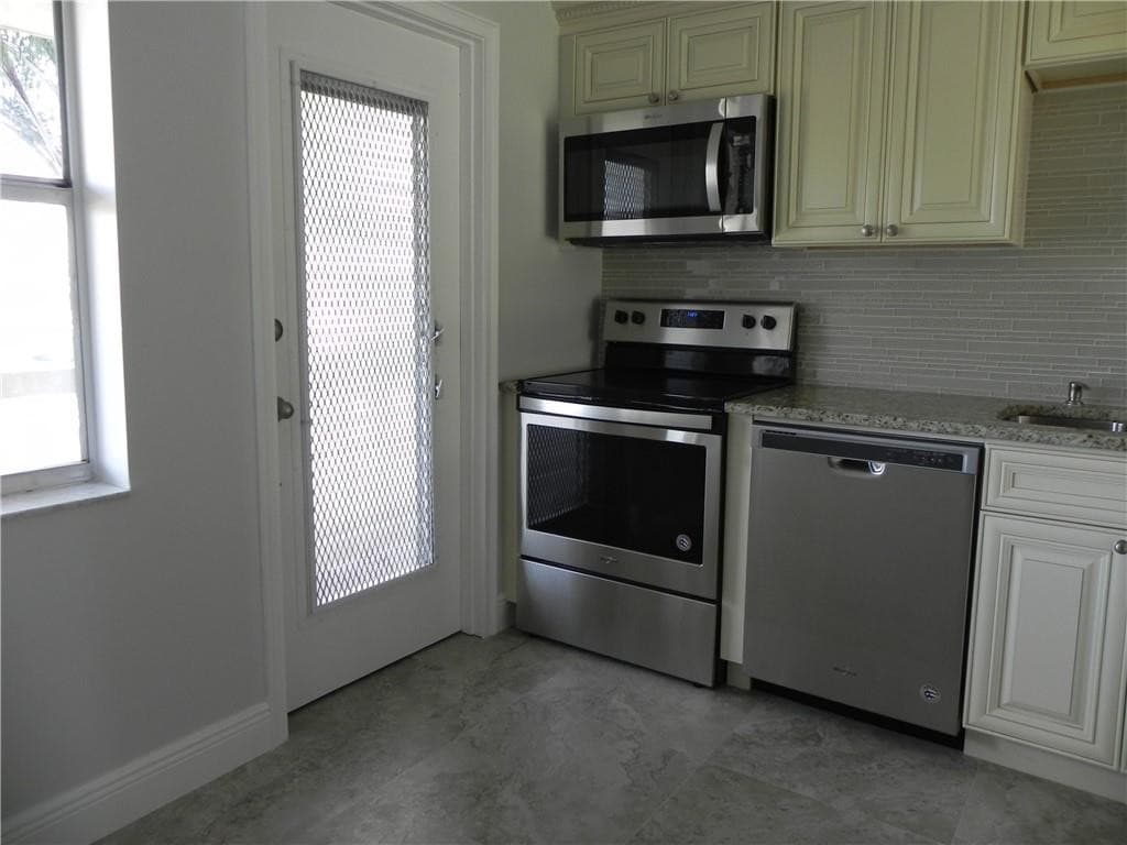 4650 Washington Street 207, Hollywood, FL 33021 4