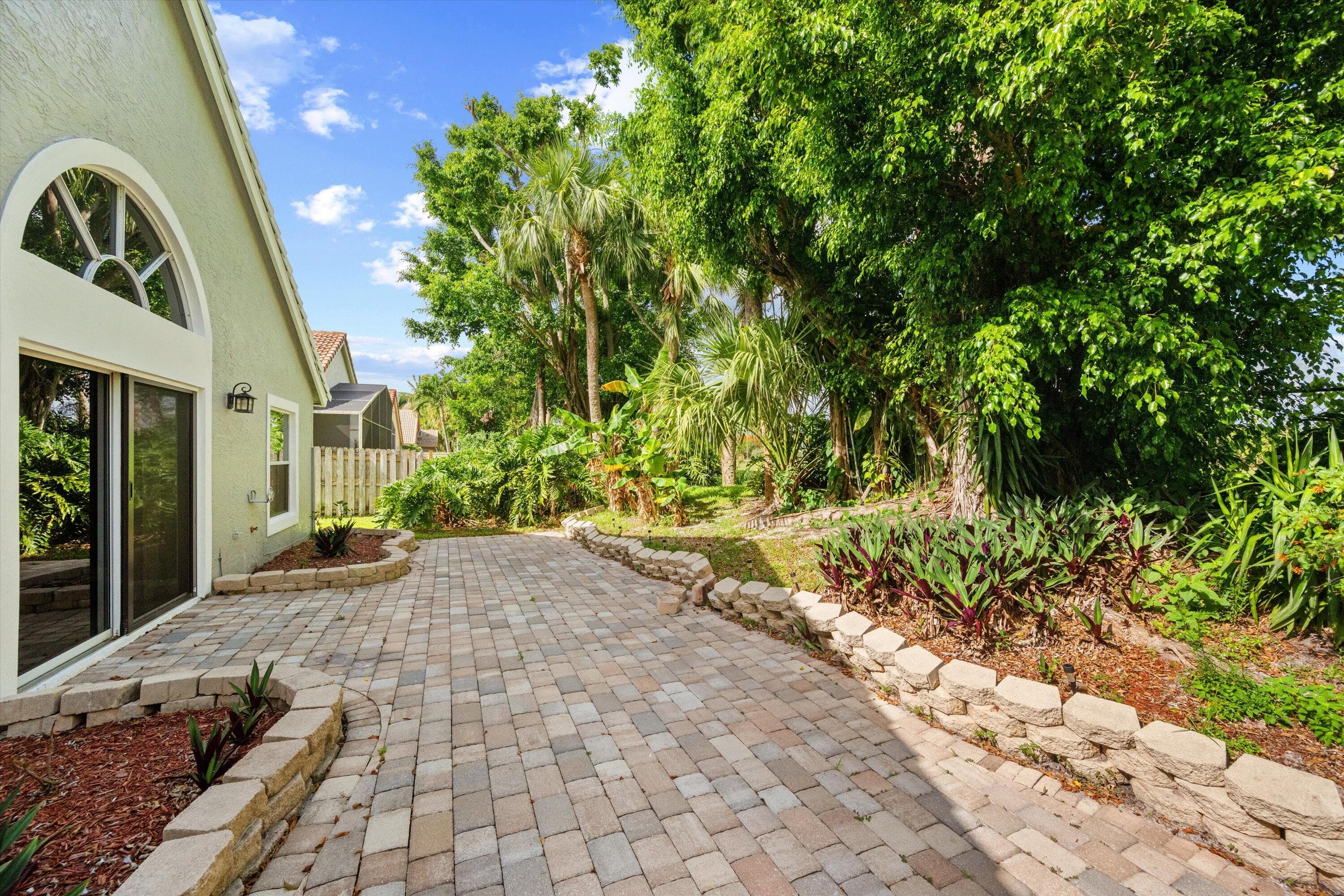 1851 Oak Berry Circle, Wellington, FL 33414 21