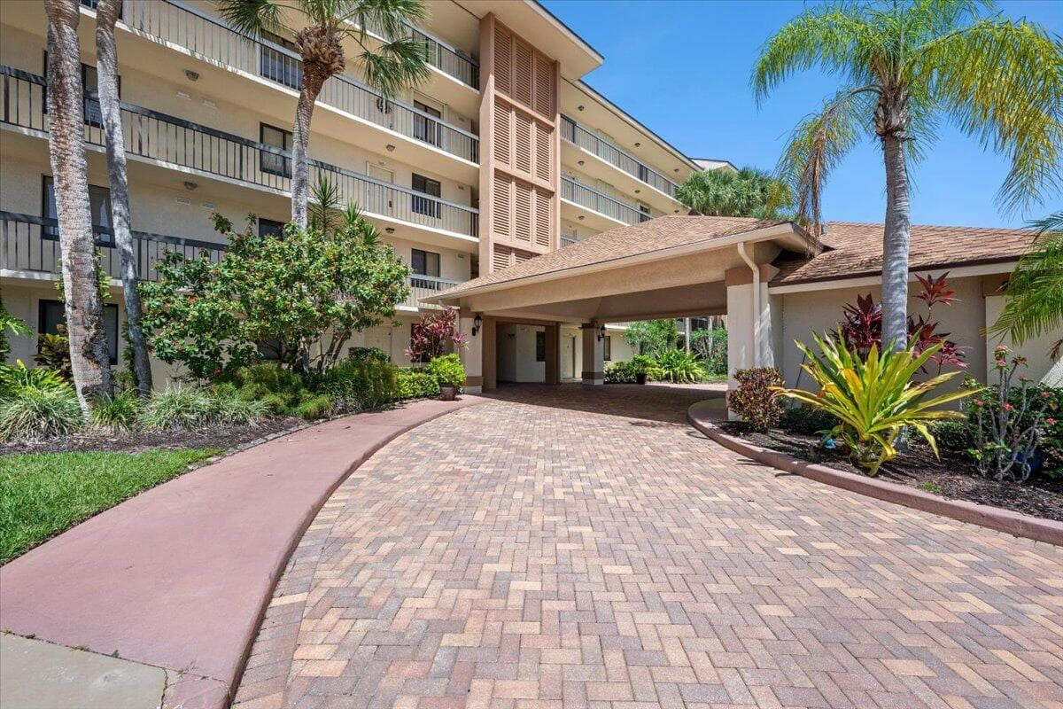 2001 Marina Isle Way 405, Jupiter, FL 33477 2