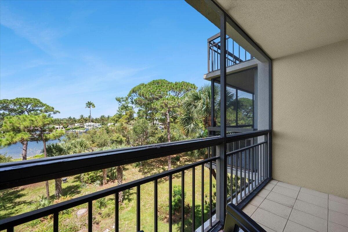 2001 Marina Isle Way 405, Jupiter, FL 33477 18
