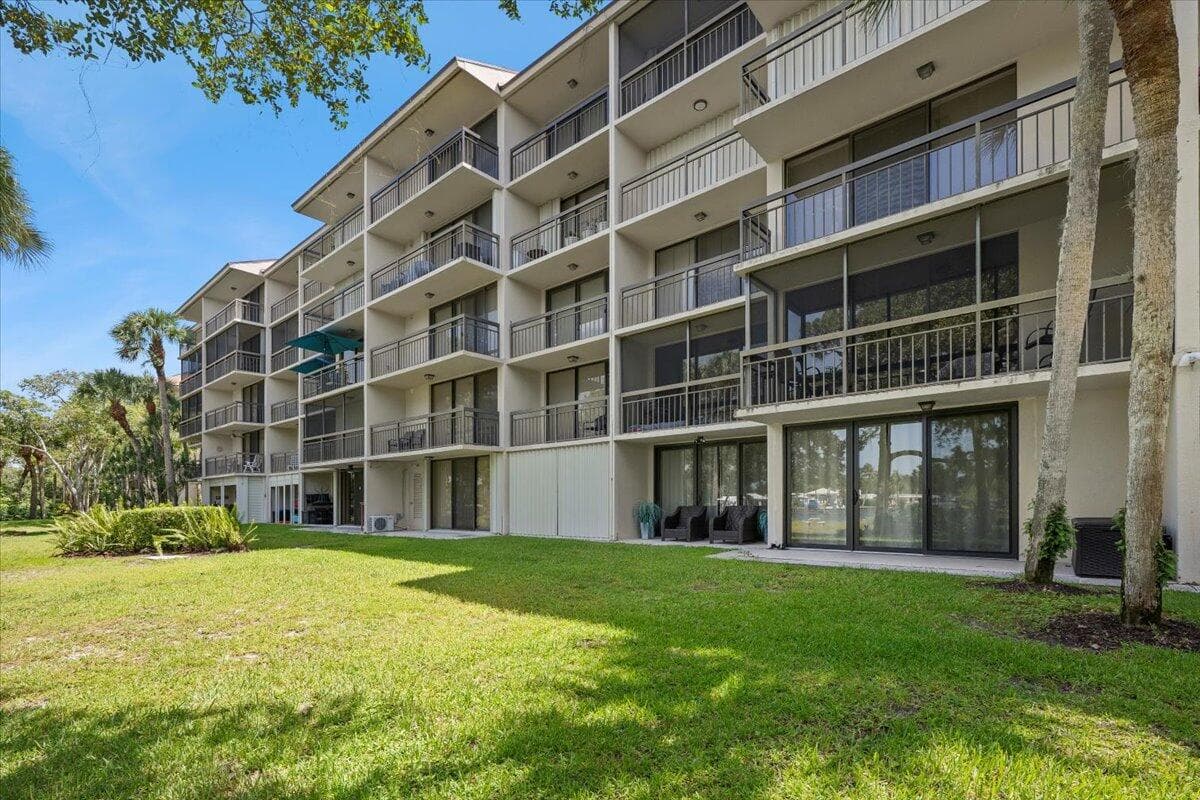 2001 Marina Isle Way 405, Jupiter, FL 33477 24