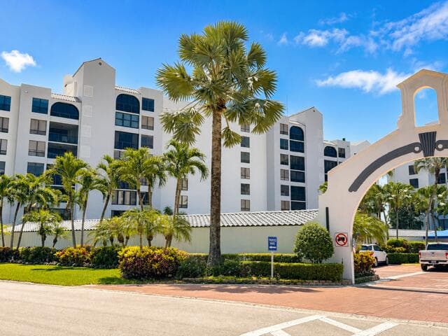 7170 PROMENADE Drive 101, Boca Raton, FL 33433 17