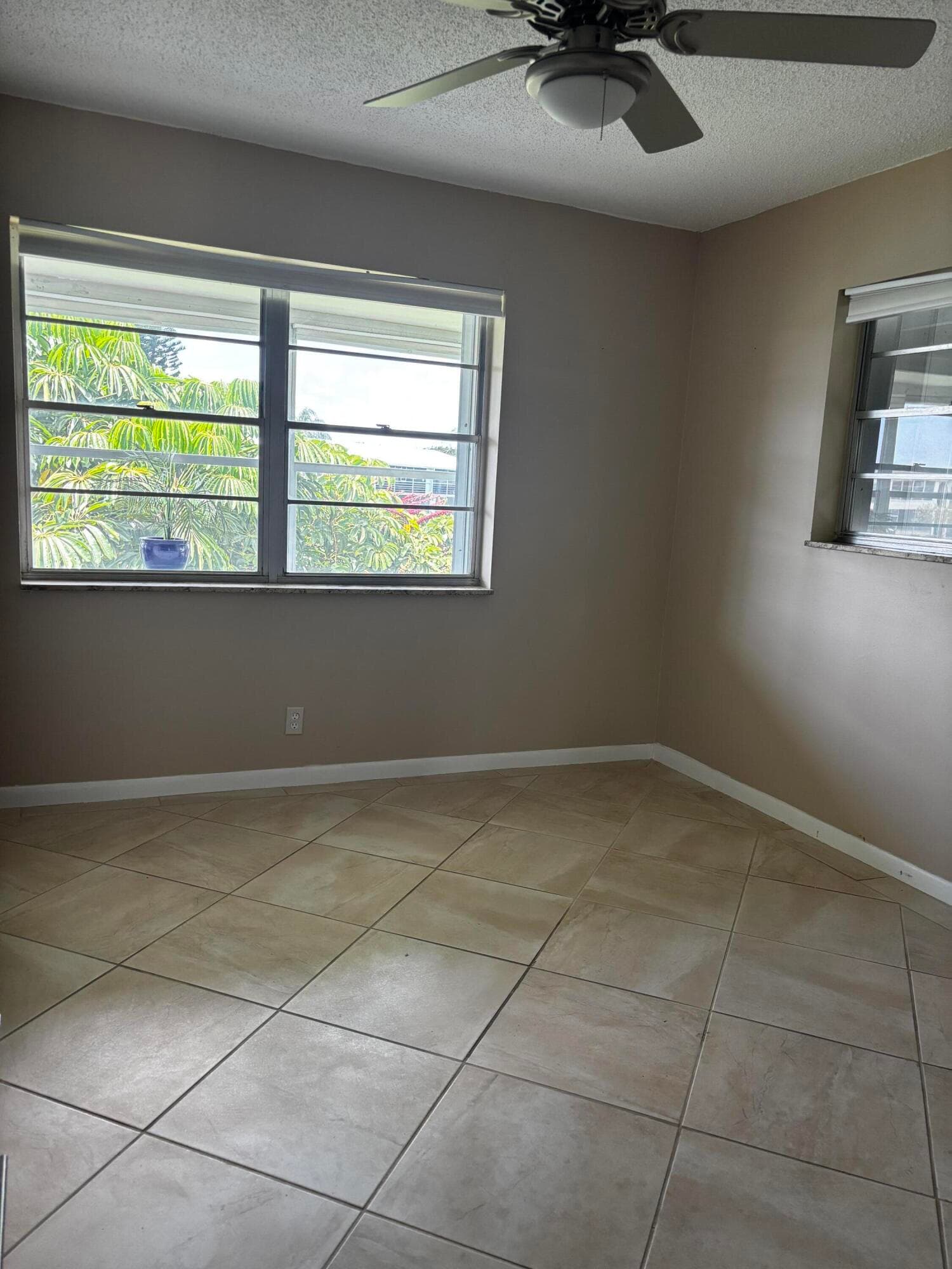 13 CHATHAM A, West Palm Beach, FL 33417 5