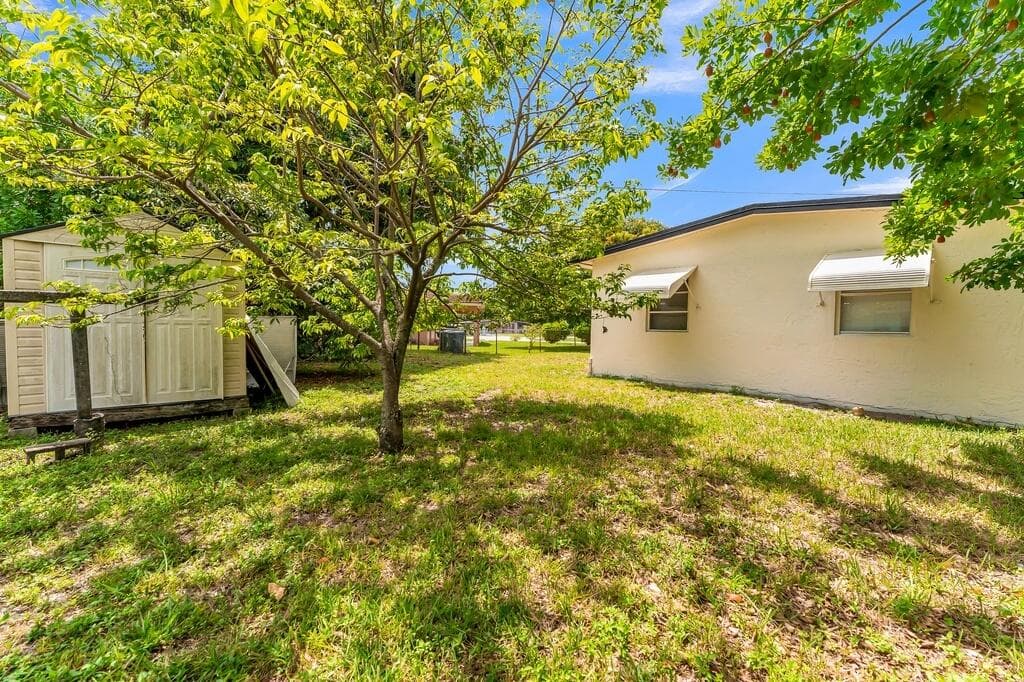 3411 NW 5th Court, Lauderhill, FL 33311 38