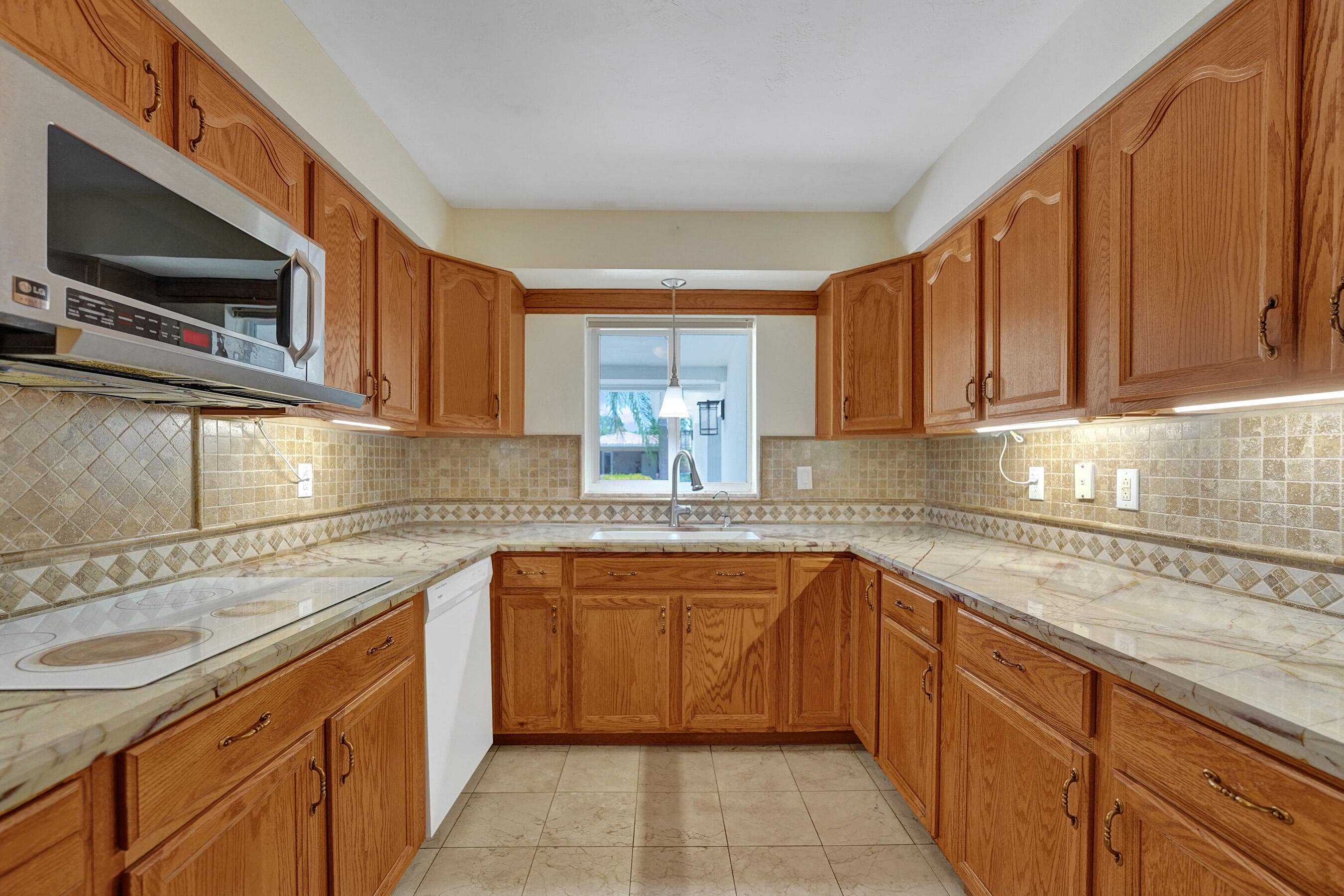 1745 NE 36TH Street, Oakland Park, FL 33334 18