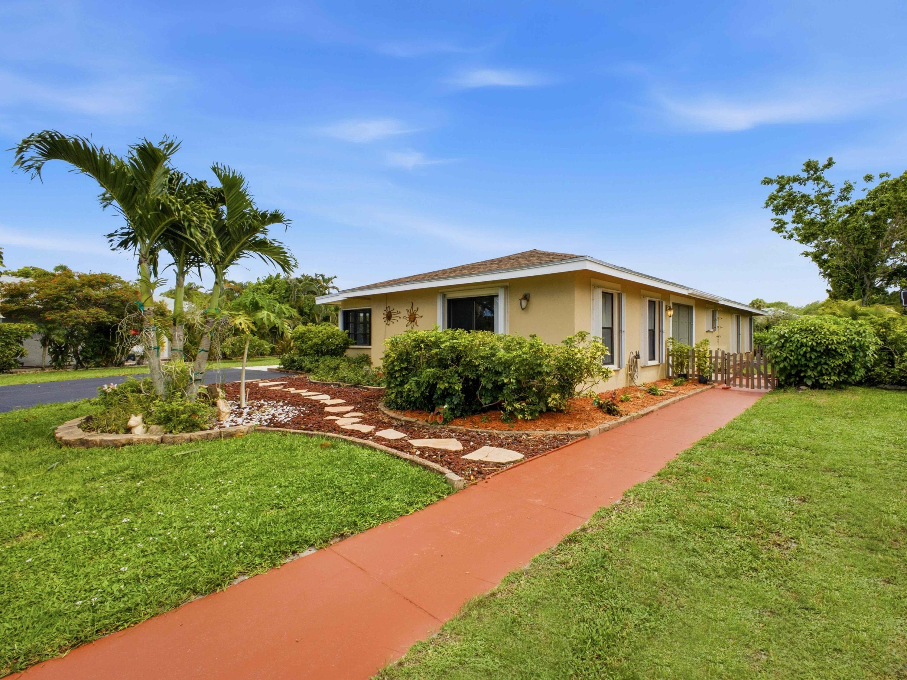 7539 Ace Road N, Greenacres, FL 33467 32
