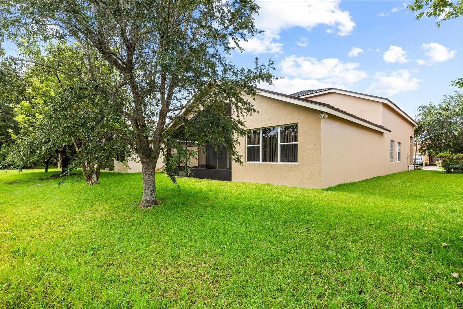 2166 SW NEWPORT ISLES Boulevard, Port St. Lucie, FL 34953 46