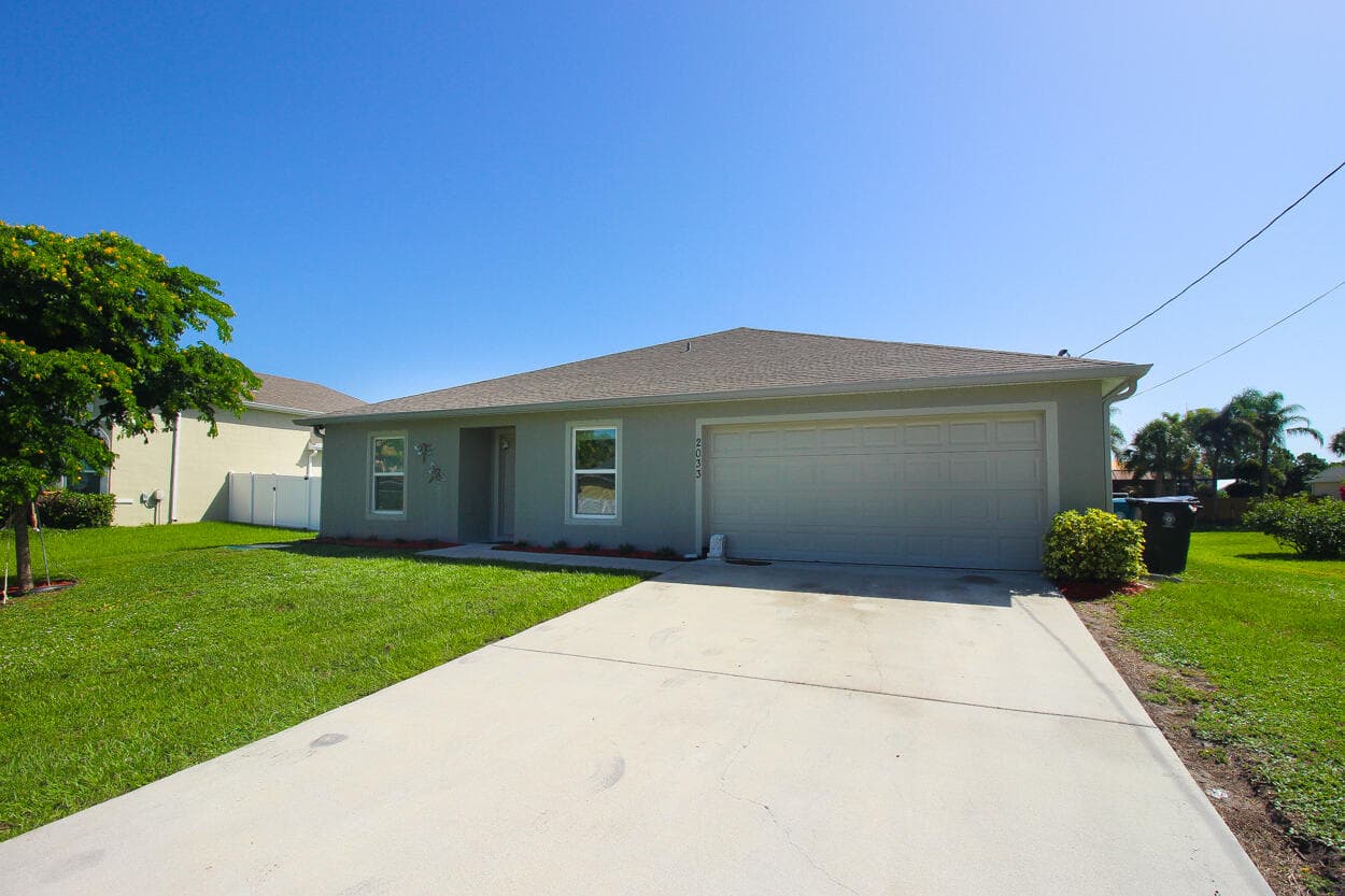 2033 SW Leafy Road, Port St. Lucie, FL 34953 34