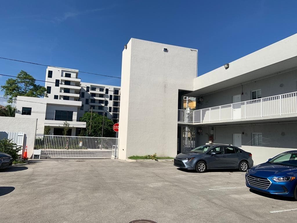 750 SW 2ND Street 3, Miami, FL 33130 2