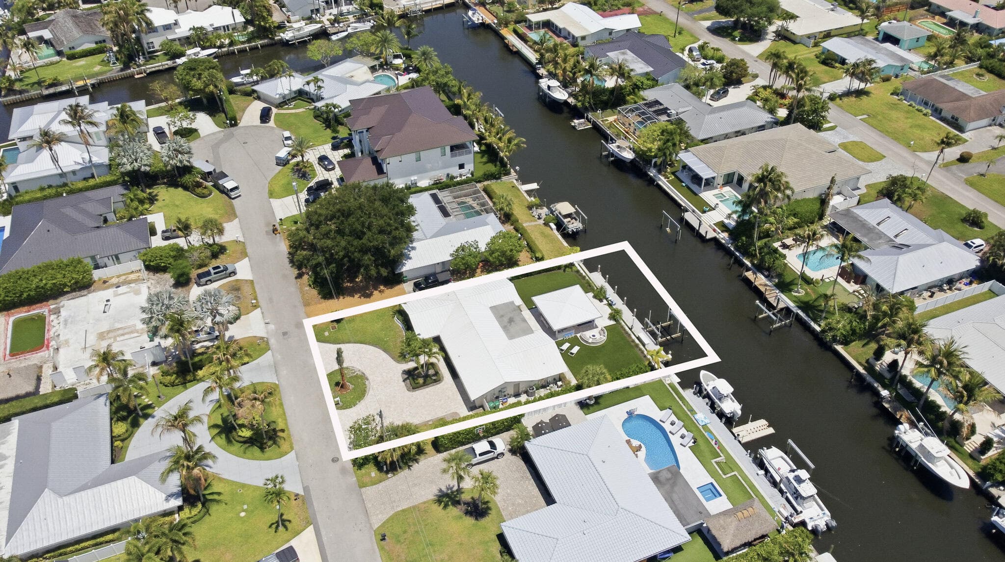 16 LEEWARD Circle, Tequesta, FL 33469 15