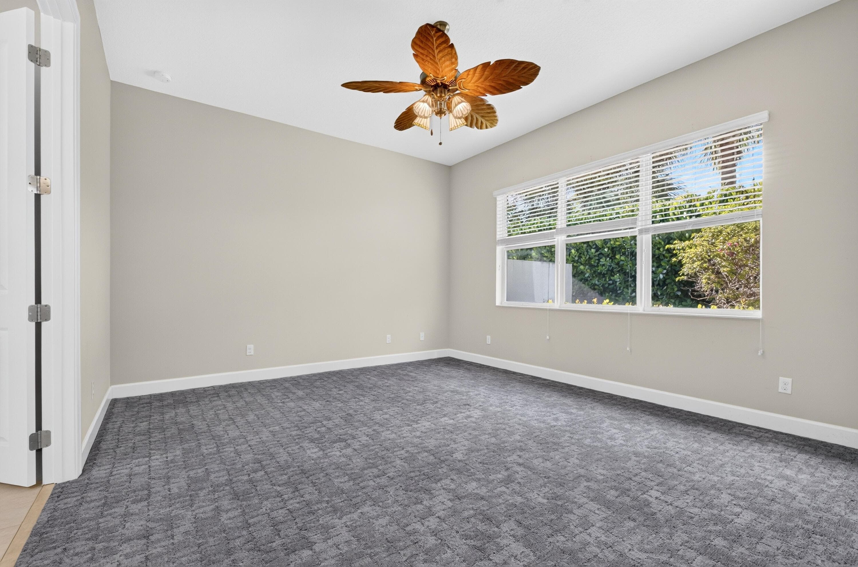 8883 KINGSMOOR Way, Lake Worth, FL 33467 32