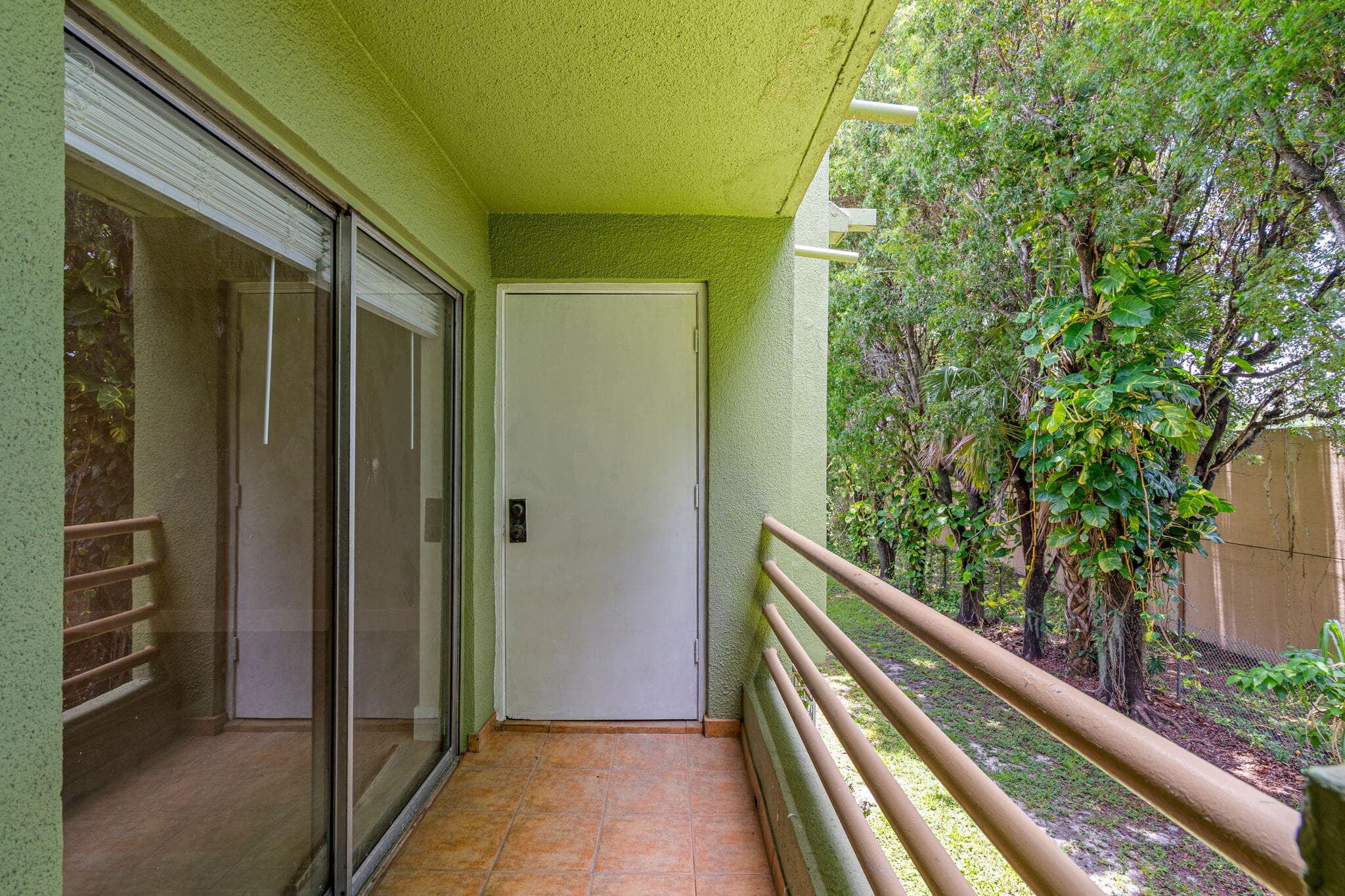 11099 NW 7th Street, Miami, FL 33172 33