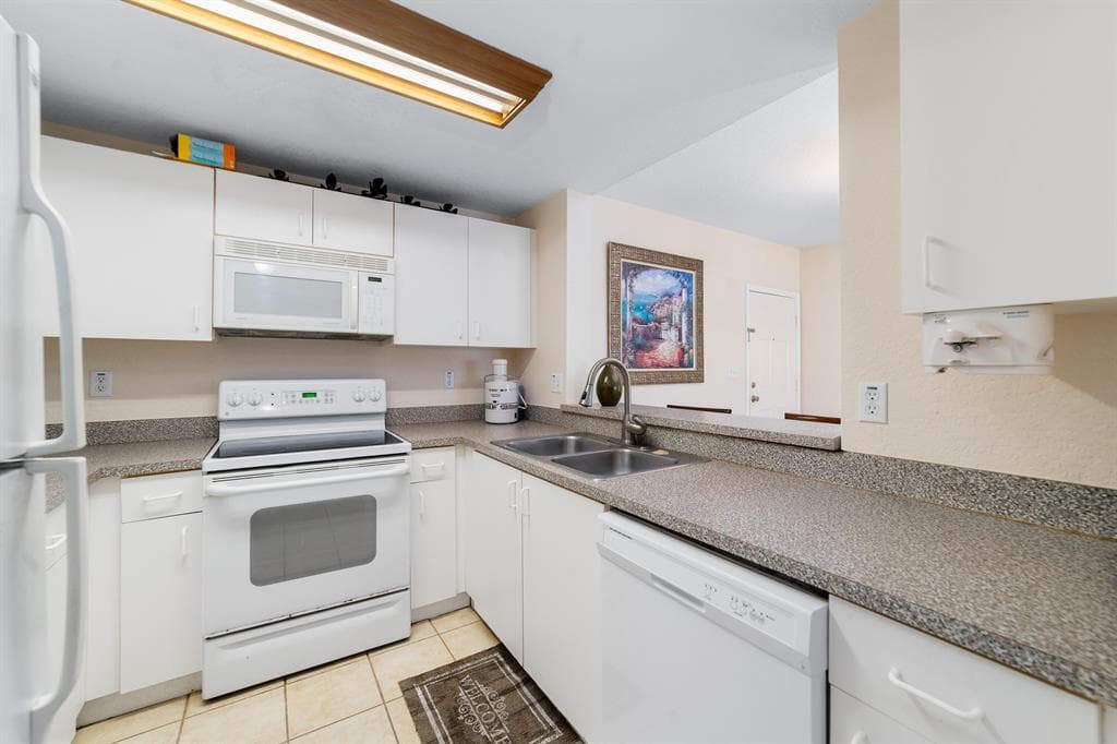2901 RIVERSIDE Drive 201, Coral Springs, FL 33065