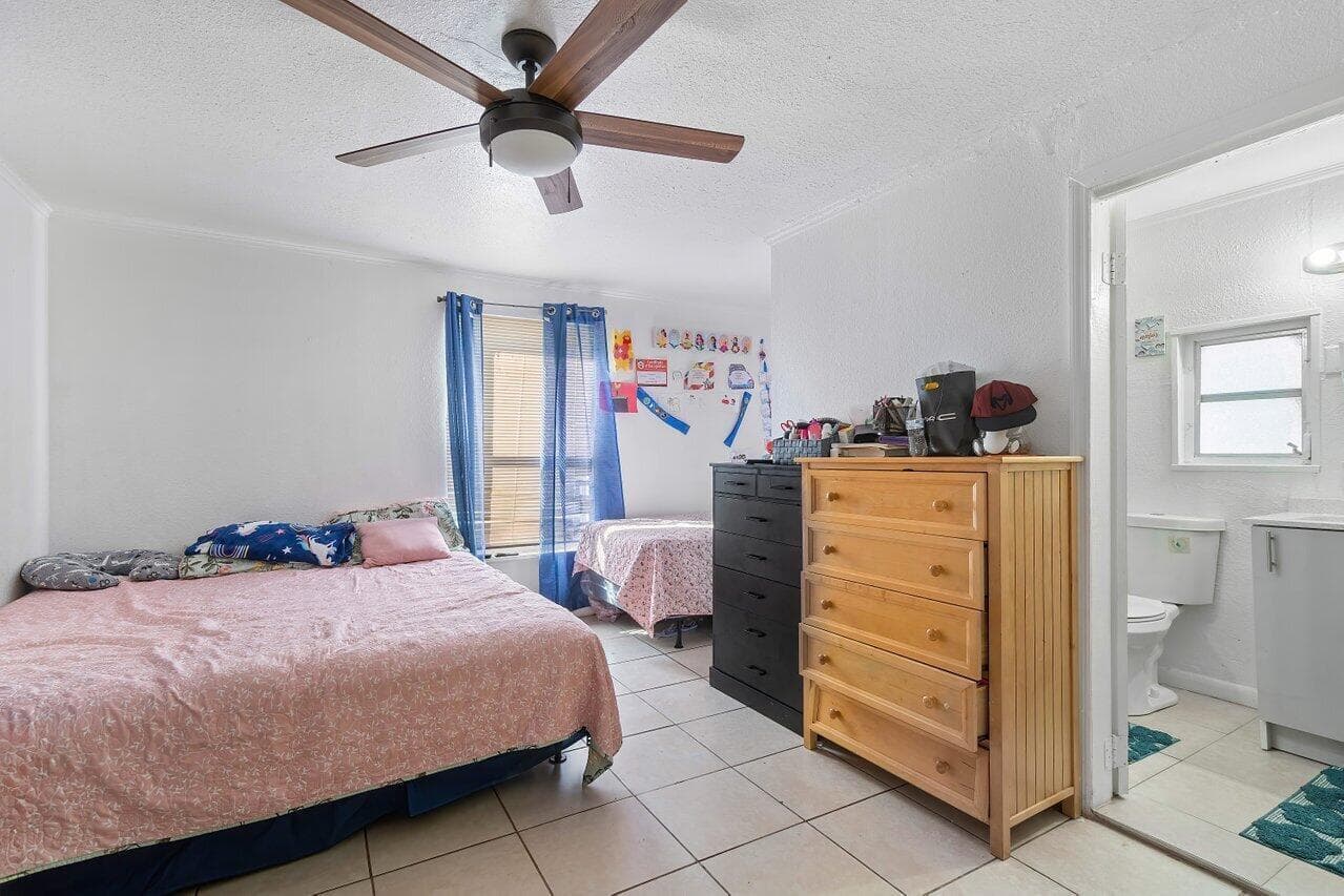 921 43RD Street, West Palm Beach, FL 33407 14