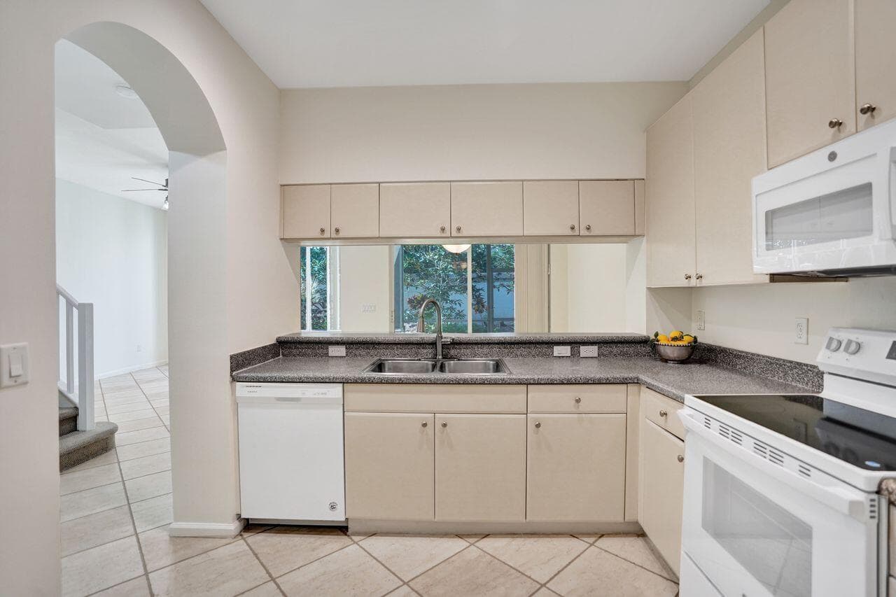 6379 Bella Circle W 606, Boynton Beach, FL 33437 21