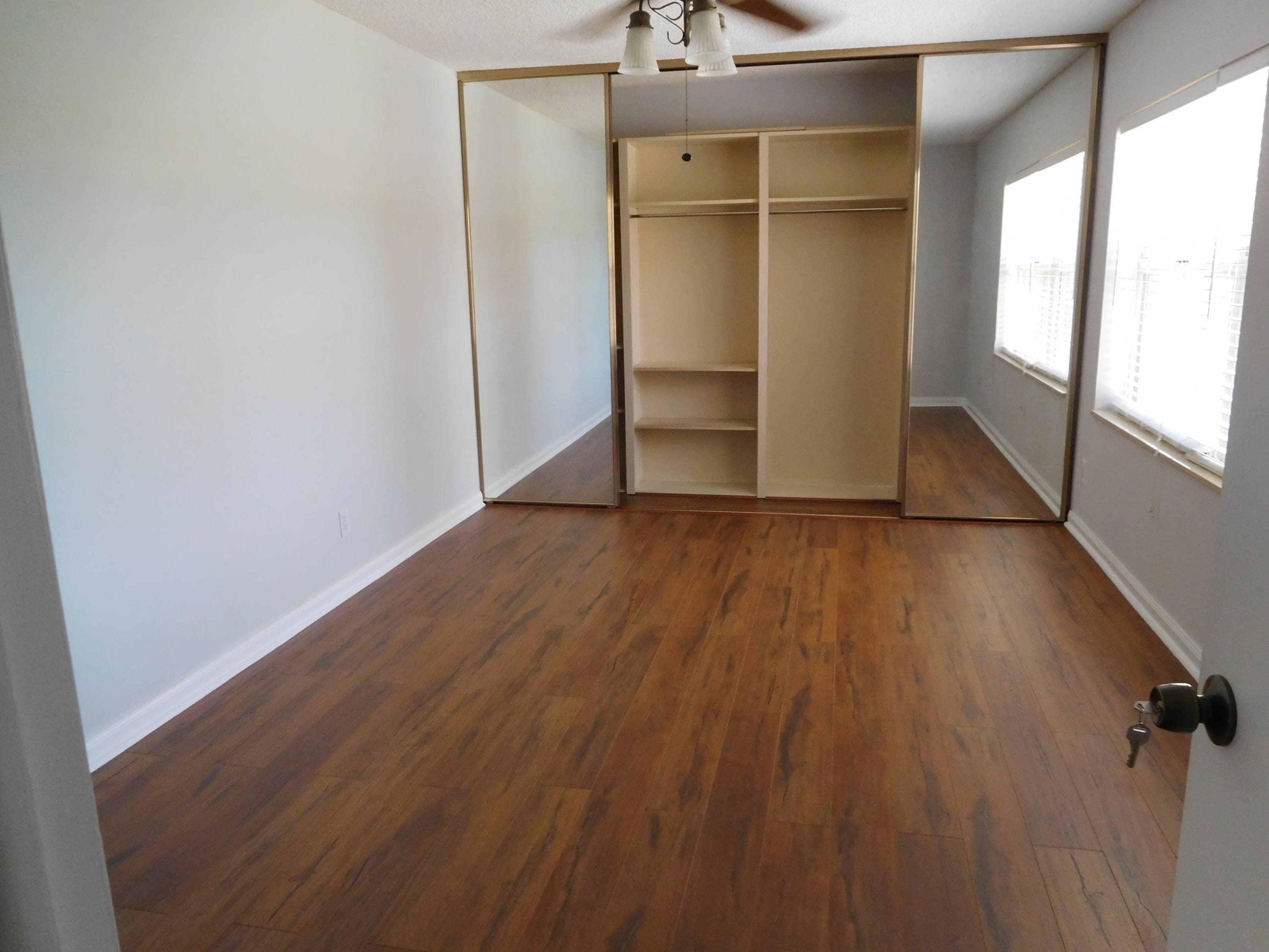 1908 Hartford Court S, West Palm Beach, FL 33409 23