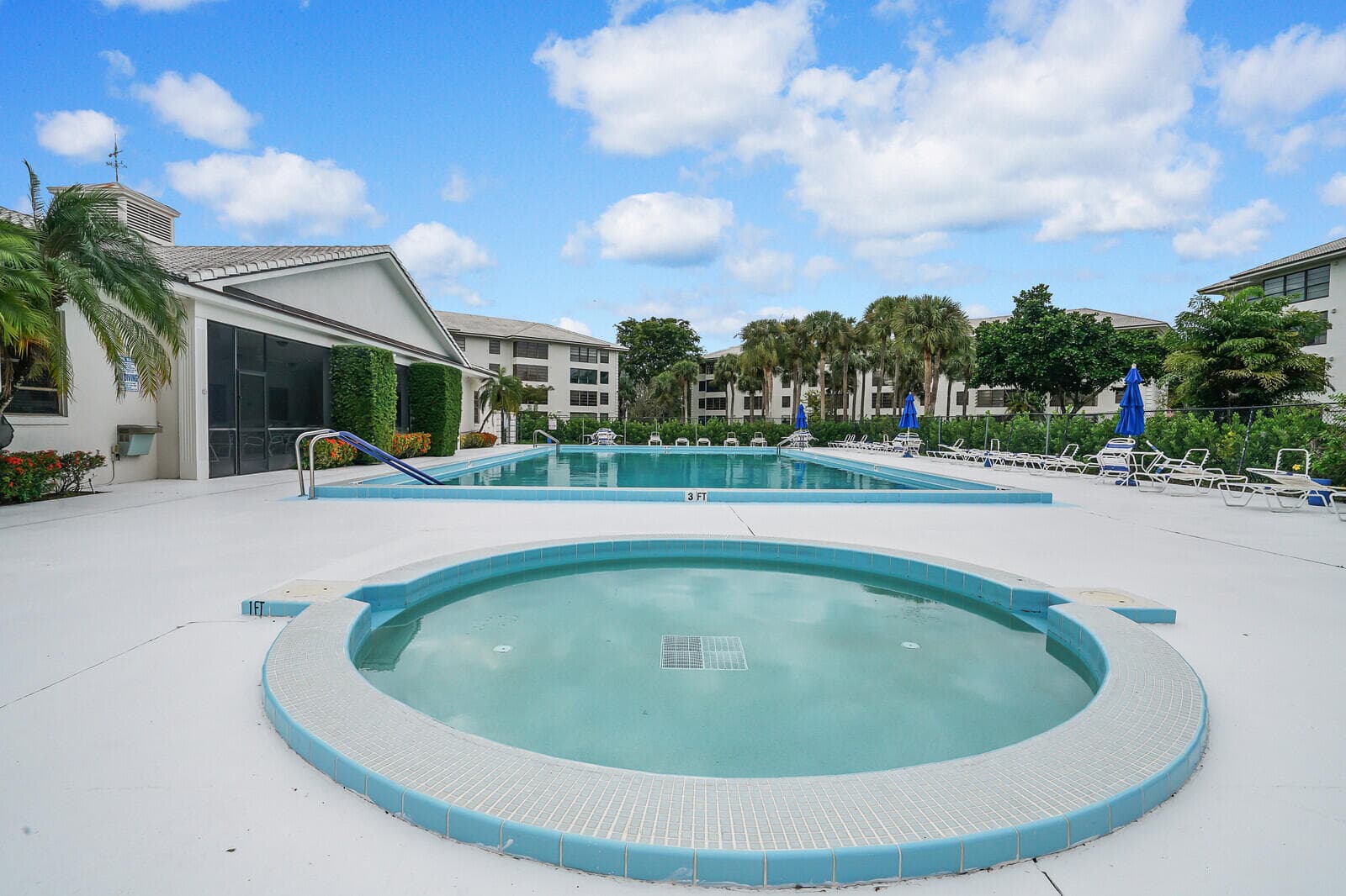 3636 WHITEHALL Drive 105, West Palm Beach, FL 33401 32