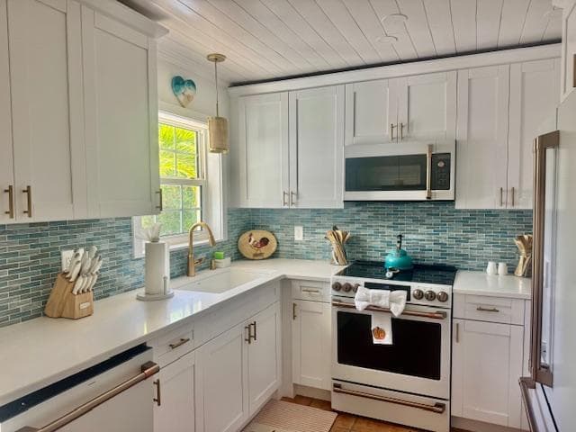 309 W Calzada De Bougainvillea, Marathon, FL 33050 12
