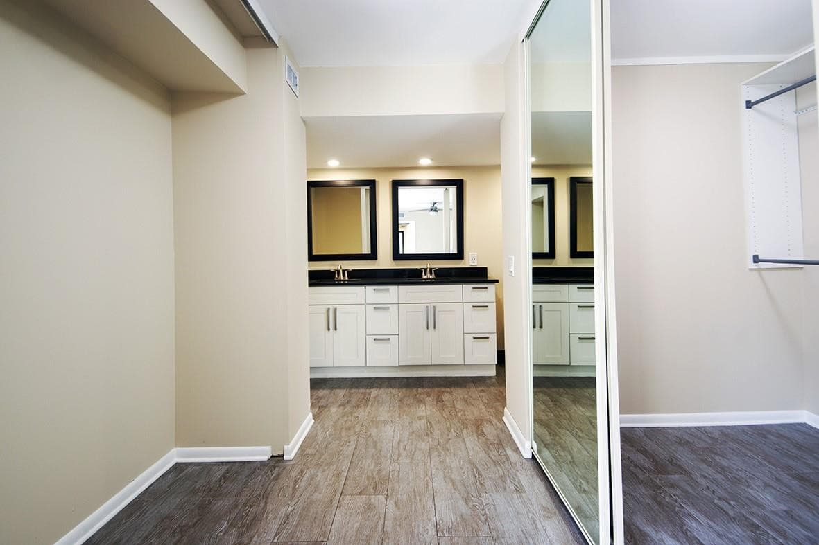 1700 Embassy Drive Apt 402, West Palm Beach, FL 33401 20