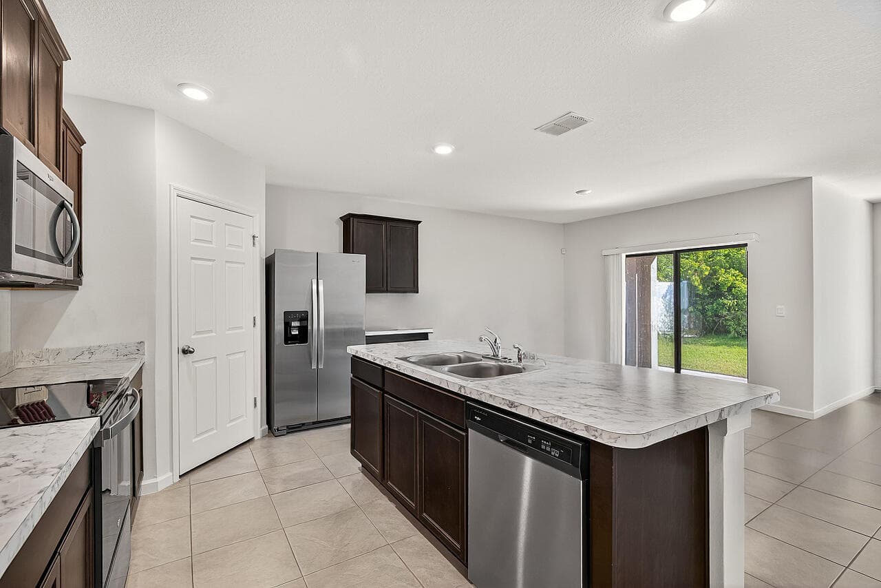 5307 Entertainment Way, Fort Pierce, FL 34947 5