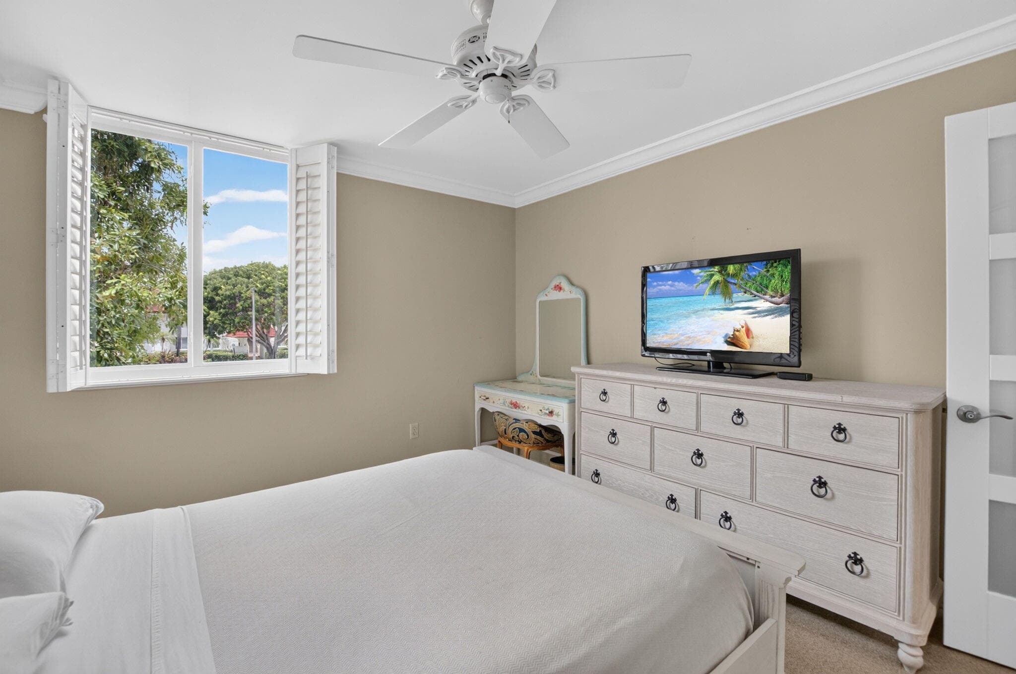 104 HALF MOON Circle D2, Hypoluxo, FL 33462 45