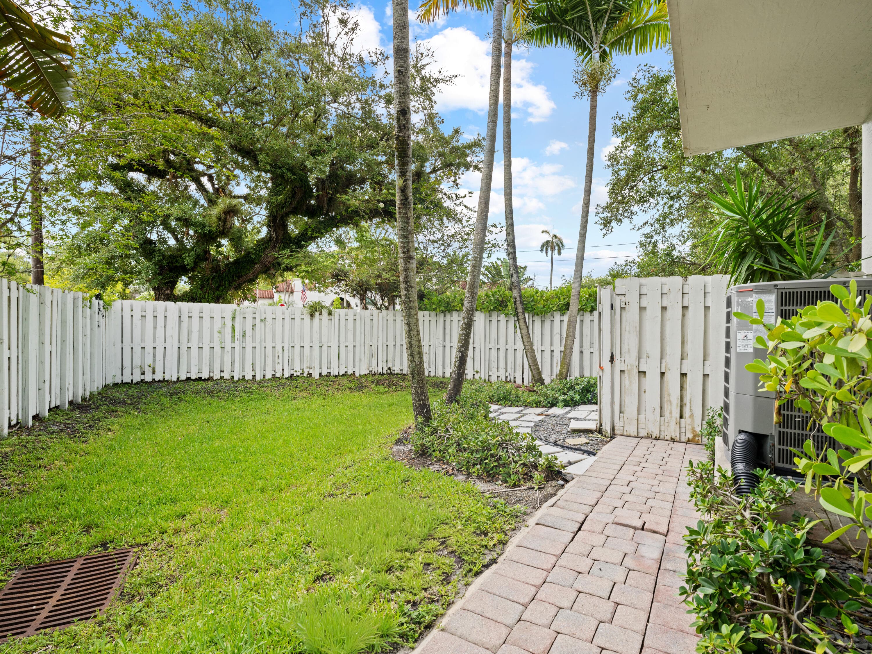 1101 Waverly Road, Fort Lauderdale, FL 33312 2