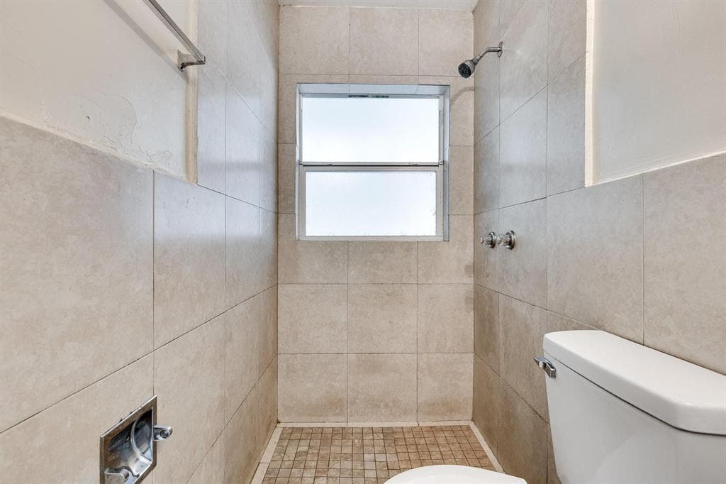729 NW 17th Avenue, Fort Lauderdale, FL 33311 8