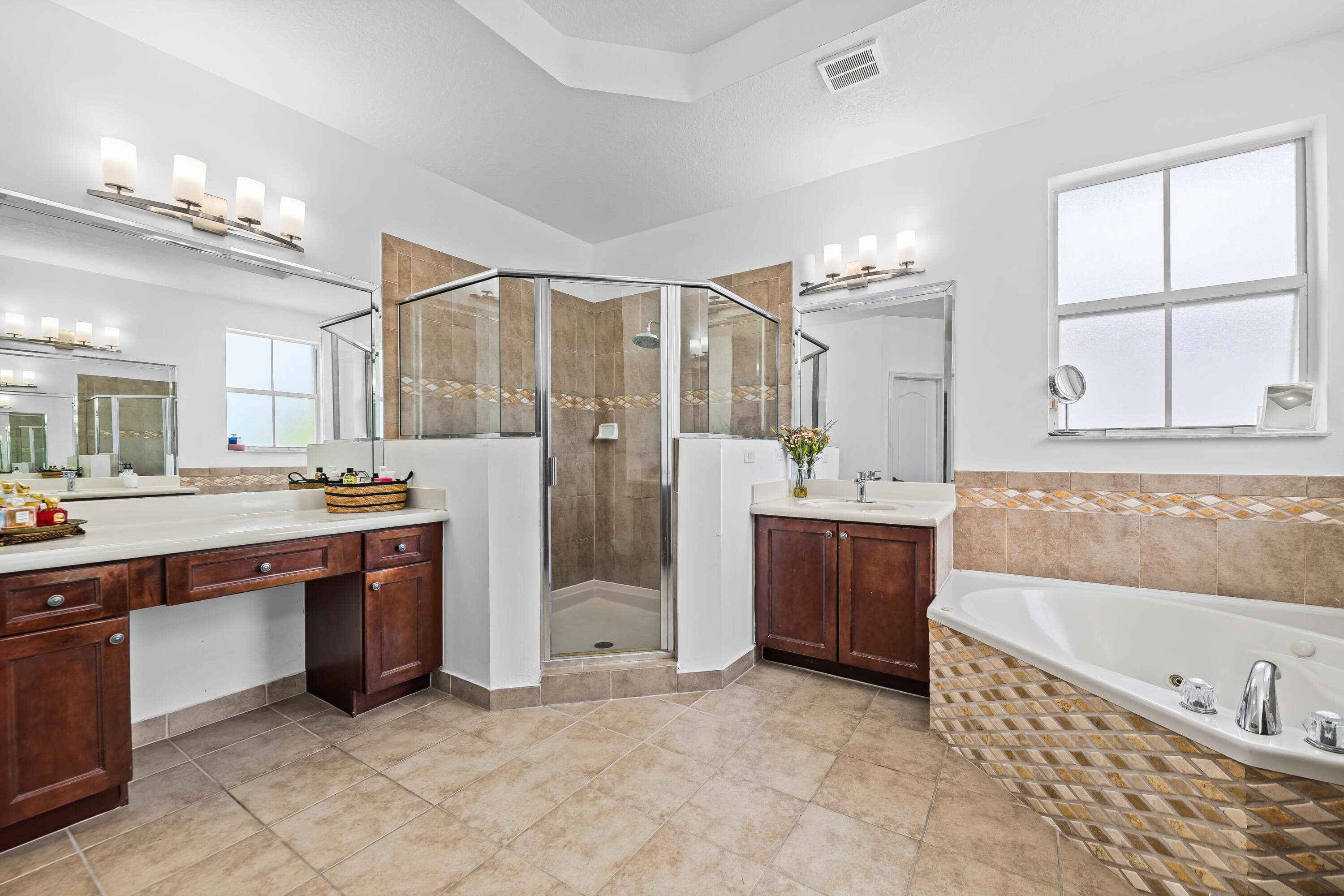 11491 NW 82nd Terrace NW, Doral, FL 33178 26