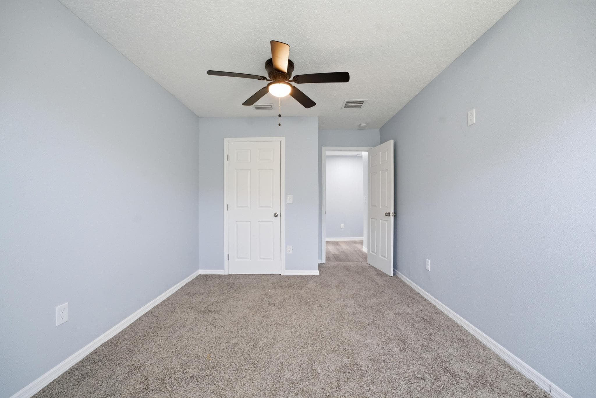 4327 Bessie Circle E, Jacksonville, FL 32209 35