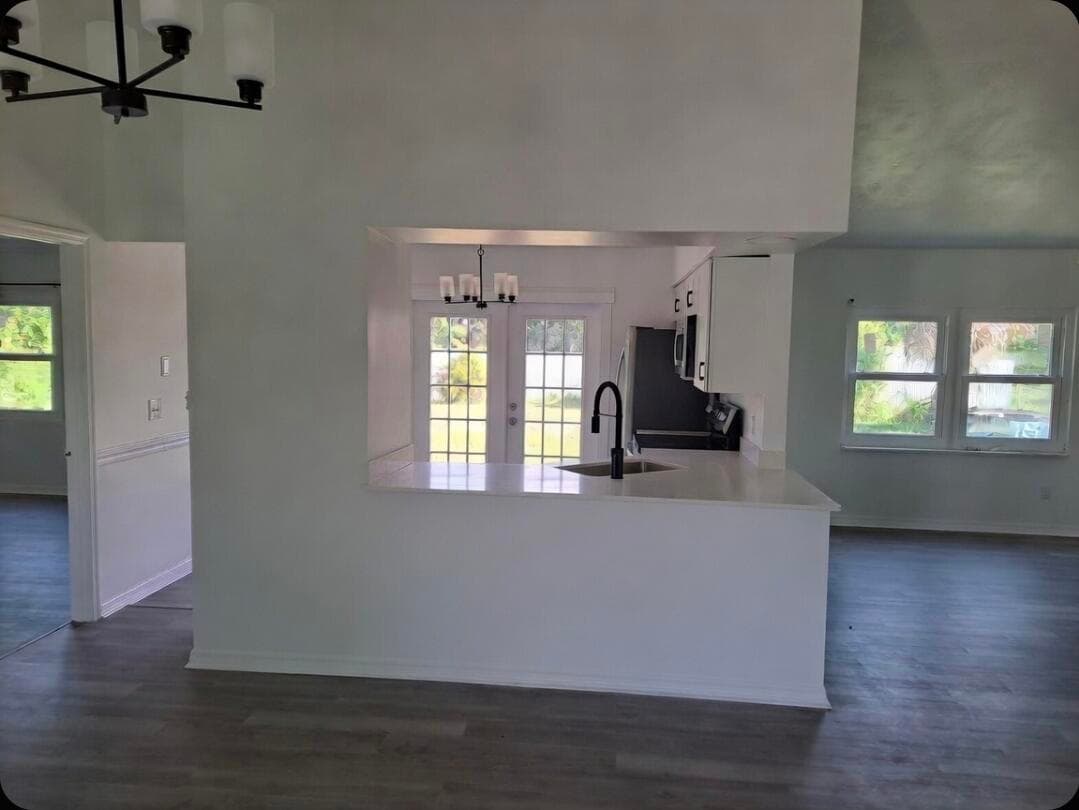 1032 SW Mataro Avenue, FL 34953 2