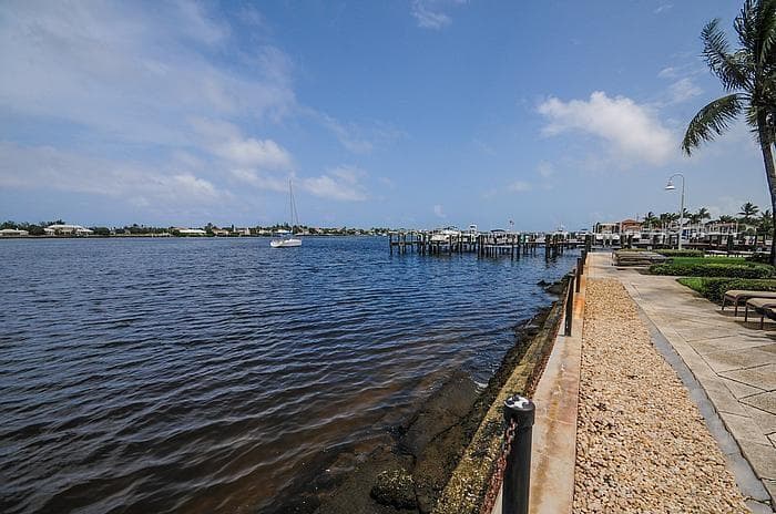 160 YACHT CLUB Way 210, Hypoluxo, FL 33462 27