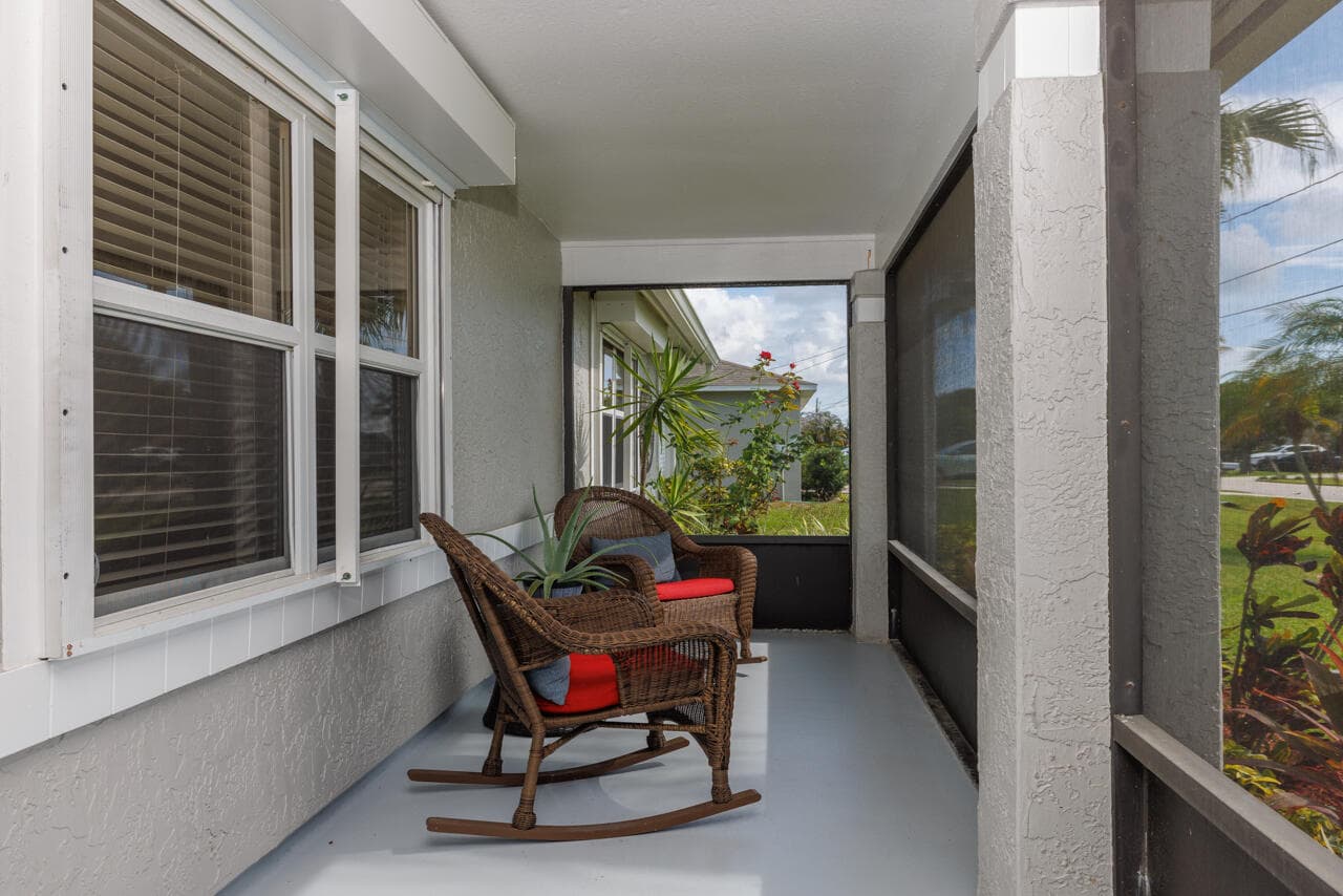 2502 SE UNIVERSITY Terrace, Port St. Lucie, FL 34952 4