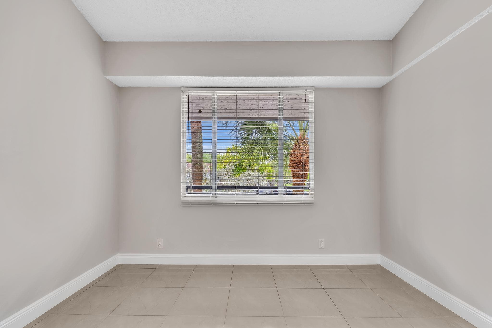 601 LYONS Road 7201, Coconut Creek, FL 33063 28
