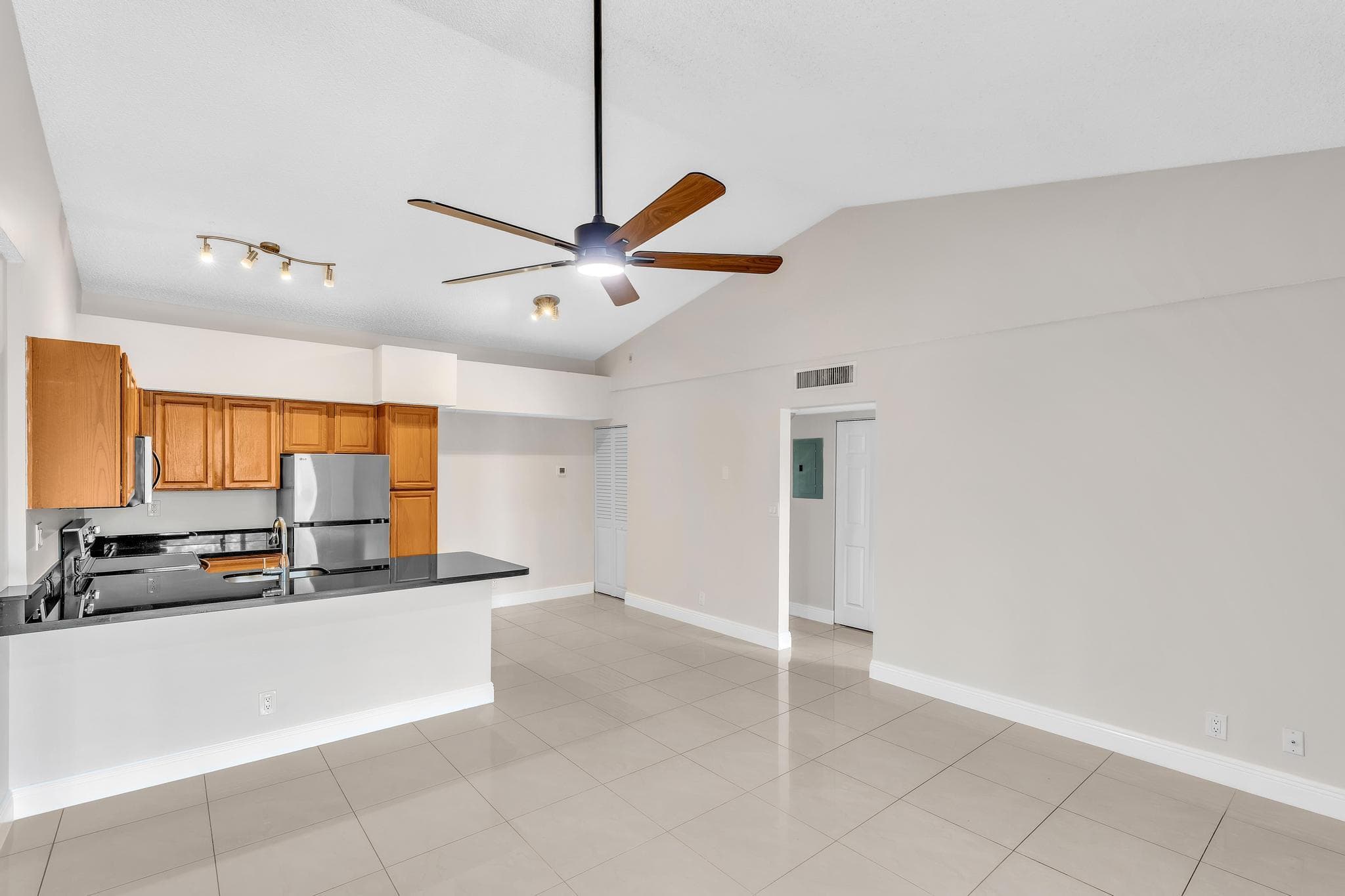 601 LYONS Road 7201, Coconut Creek, FL 33063 7