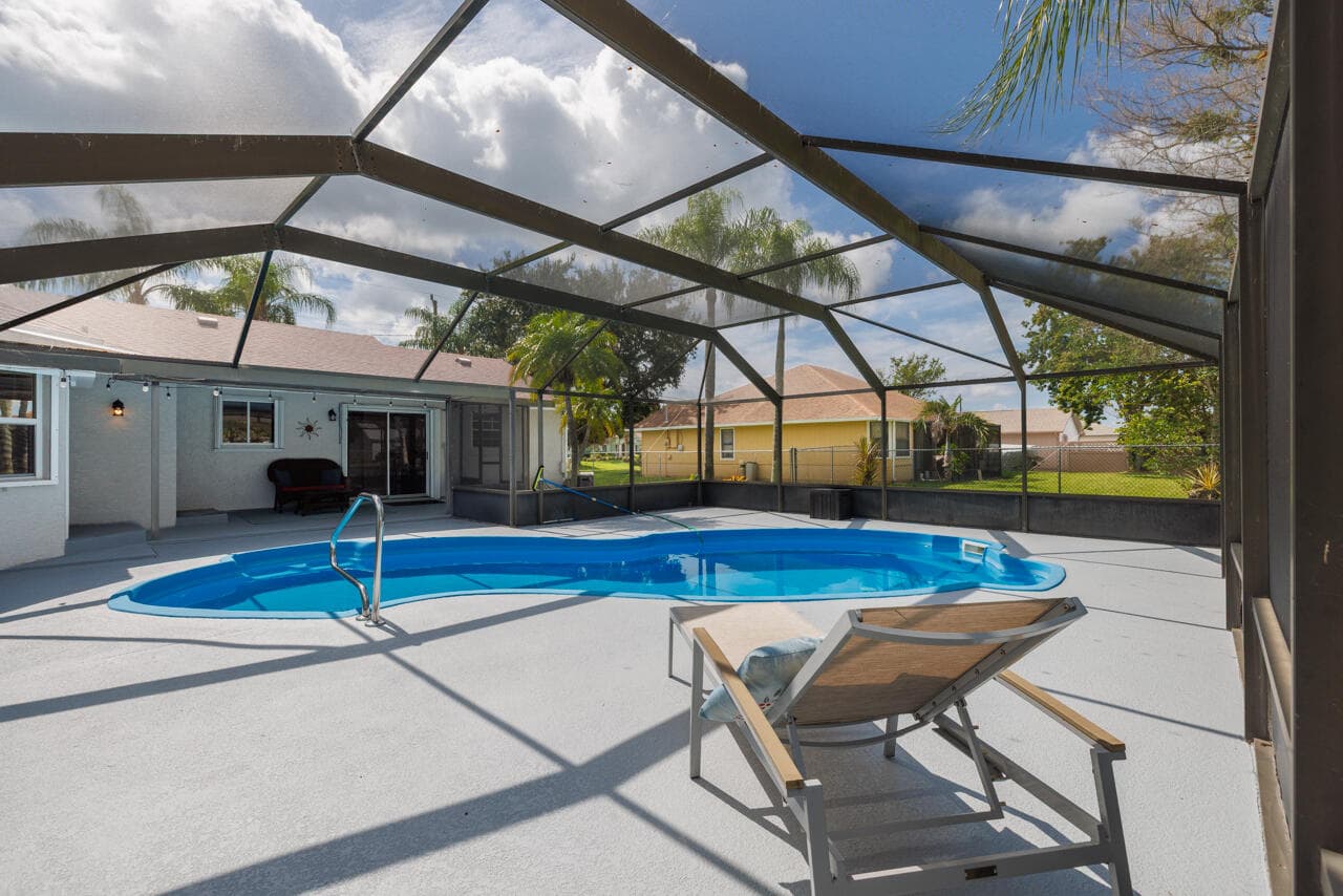 2502 SE UNIVERSITY Terrace, Port St. Lucie, FL 34952 2