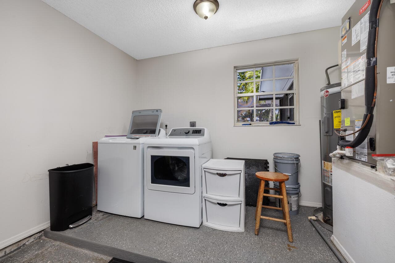 2502 SE UNIVERSITY Terrace, Port St. Lucie, FL 34952 11