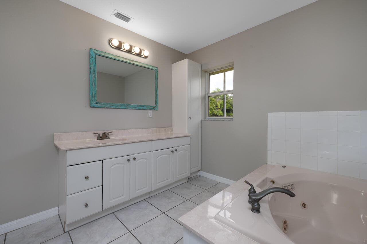 2502 SE UNIVERSITY Terrace, Port St. Lucie, FL 34952 26