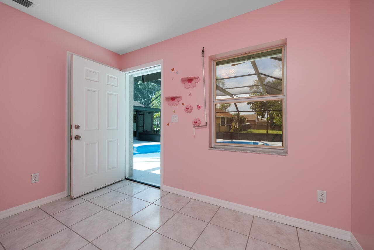 2502 SE UNIVERSITY Terrace, Port St. Lucie, FL 34952 24