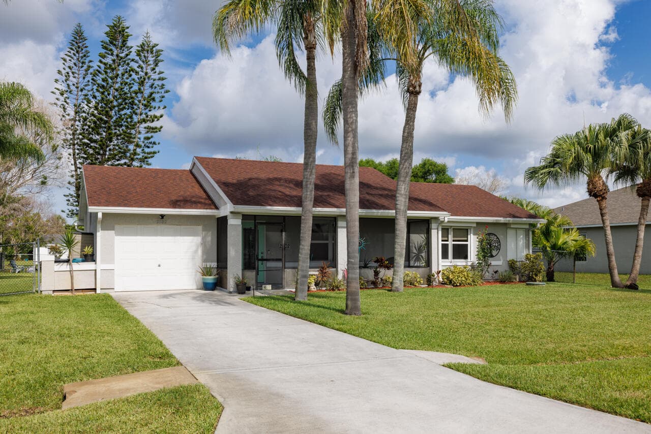 2502 SE UNIVERSITY Terrace, Port St. Lucie, FL 34952 45