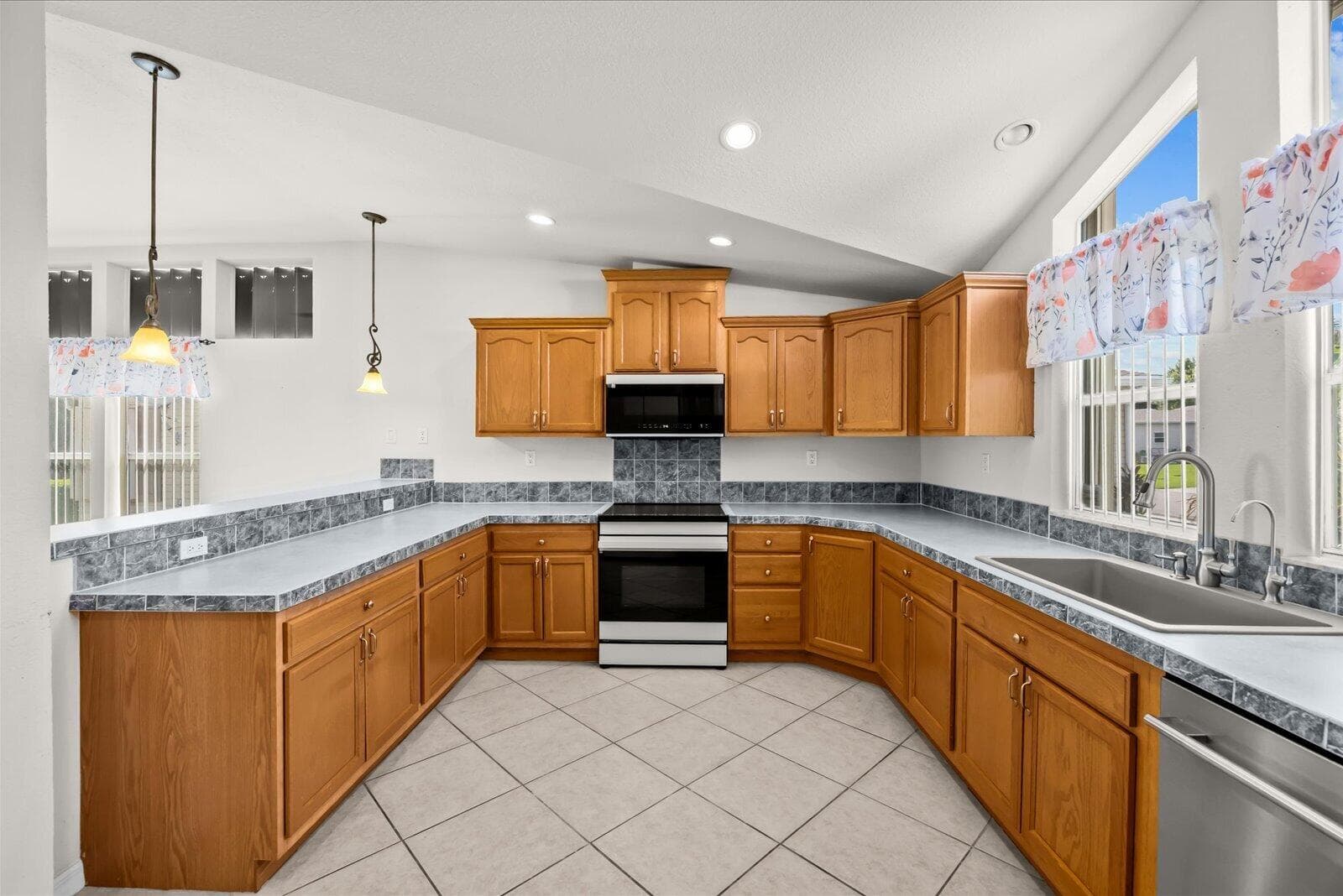 3408 Red Tailed Hawk Drive, Port St. Lucie, FL 34952 11