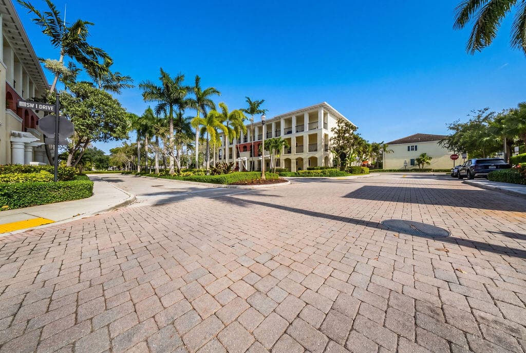 261 SW 6TH Place, Pompano Beach, FL 33060 55