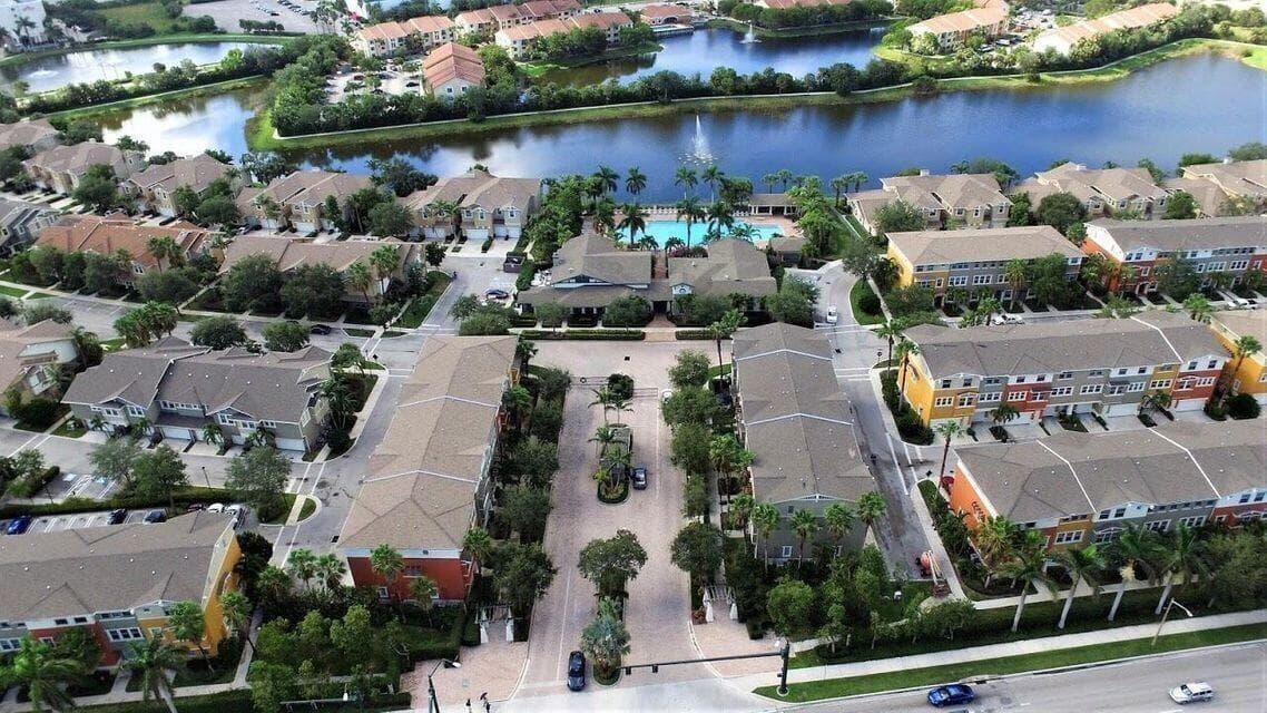 770 MILLBRAE Court 4, West Palm Beach, FL 33401 17